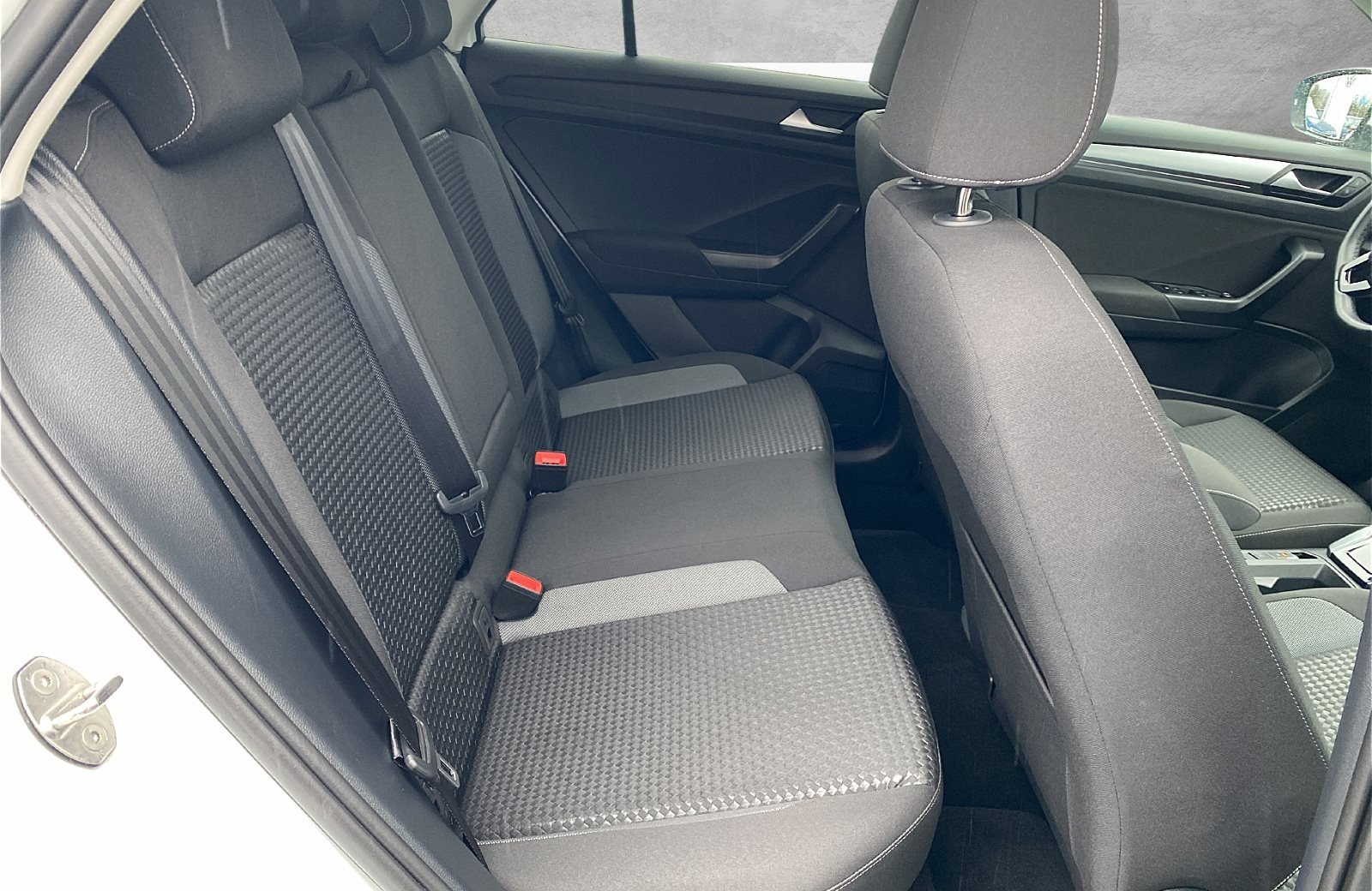 T-Roc 1.0 TSI Active Navi PDC SHZ DAB+ Bluetooth