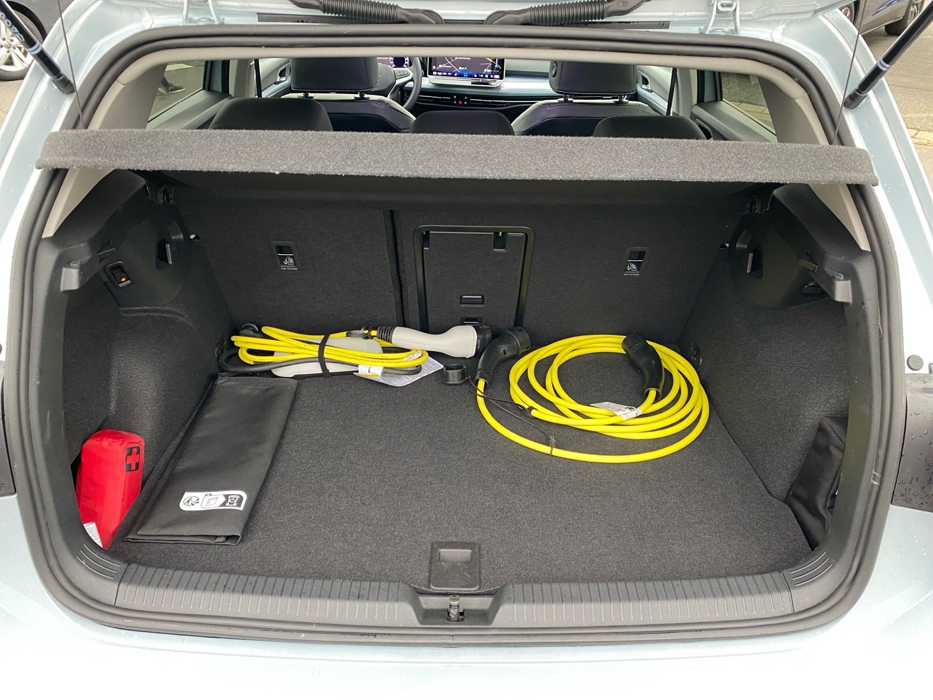 Golf VIII ENERGY 1.5 eHybrid 360 ACC AHK AUT LED