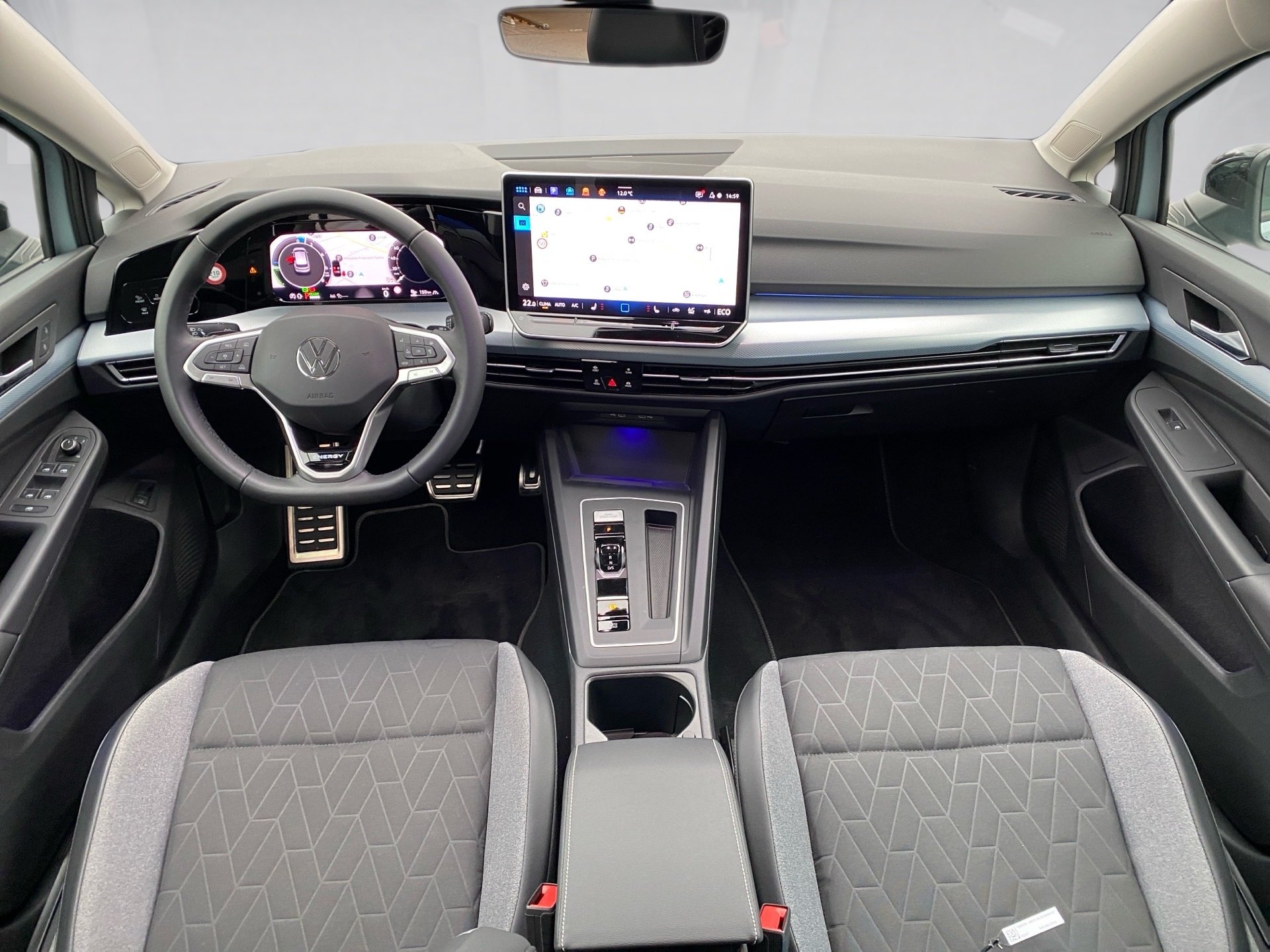 Golf VIII ENERGY 1.5 eHybrid 360 ACC AHK AUT LED