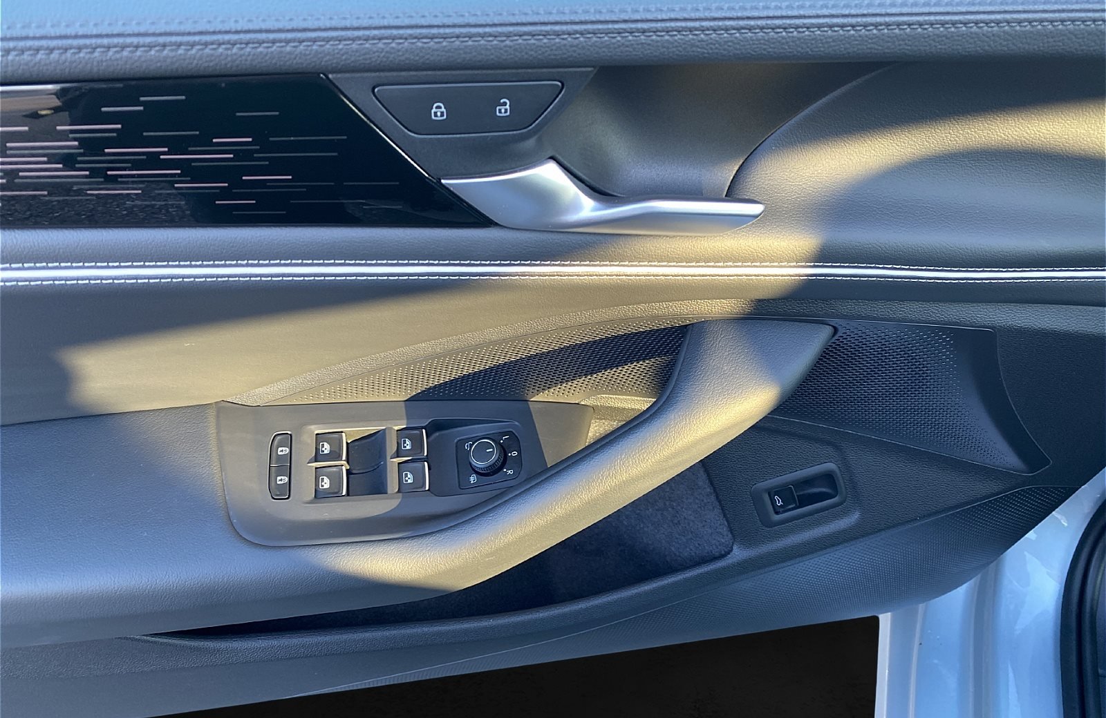 Passat Variant 2.0 TDI Elegance DSG Matrix Navi ACC AHK Massage