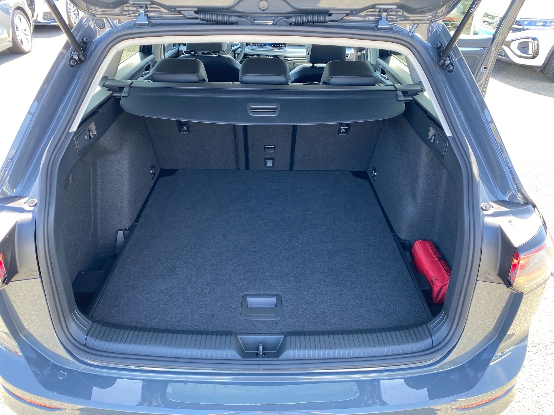 Golf VIII Variant 2.0 TDI Goal DSG Matrix Navi ACC AHK RFK AreaView