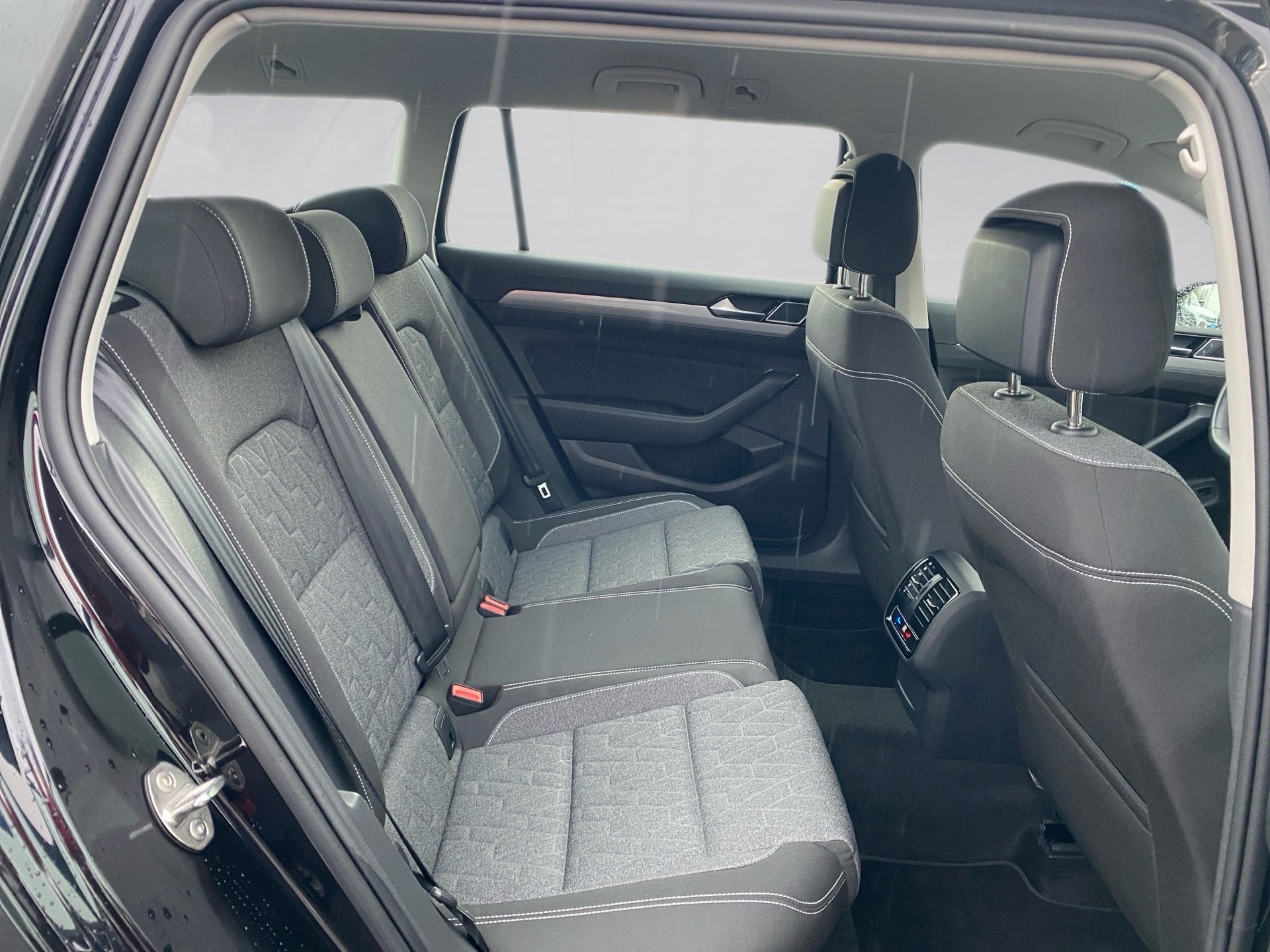 Passat Variant 1.5 TSI Business LED Navi ACC RFK