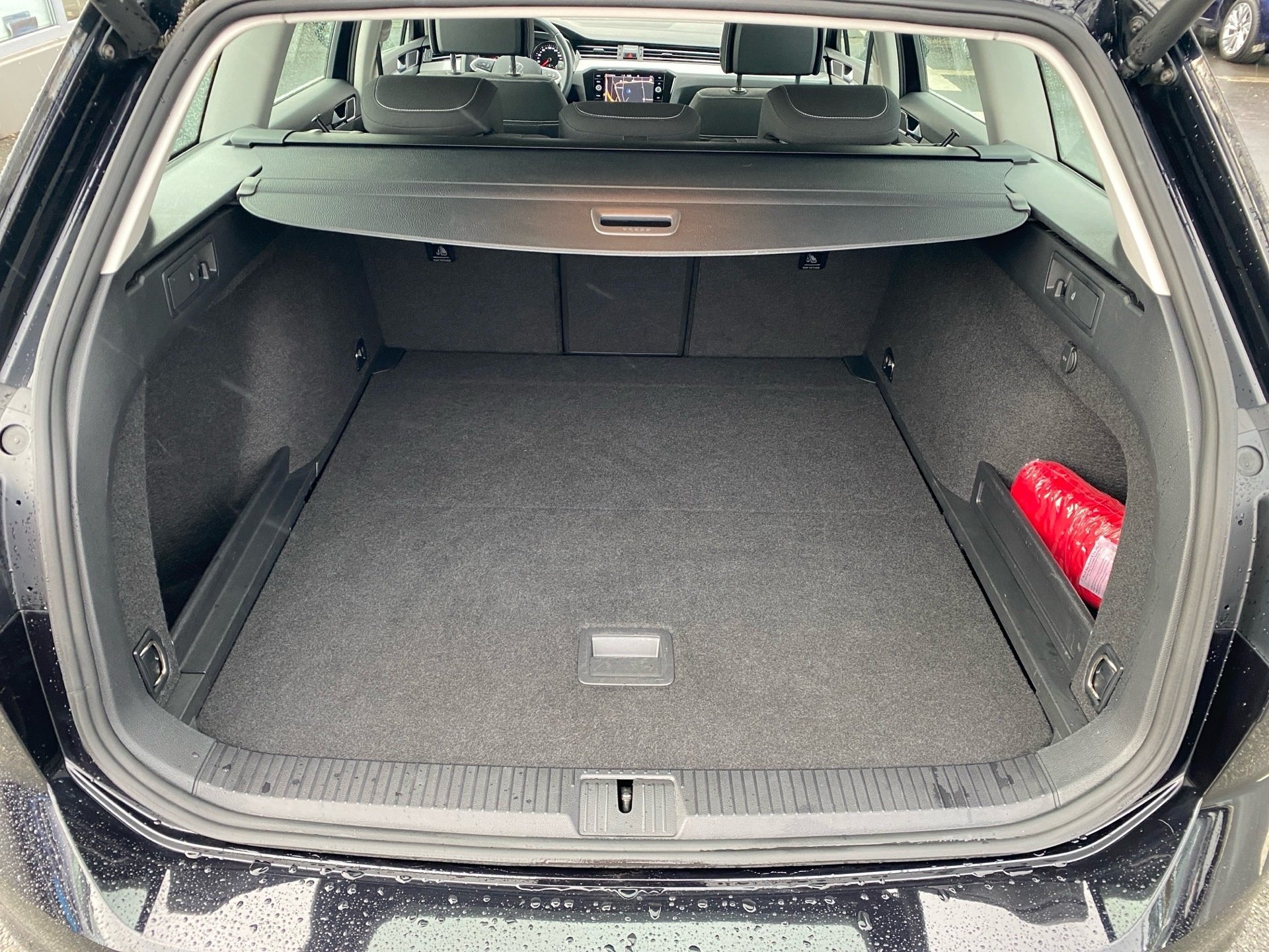 Passat Variant 1.5 TSI Business LED Navi ACC RFK