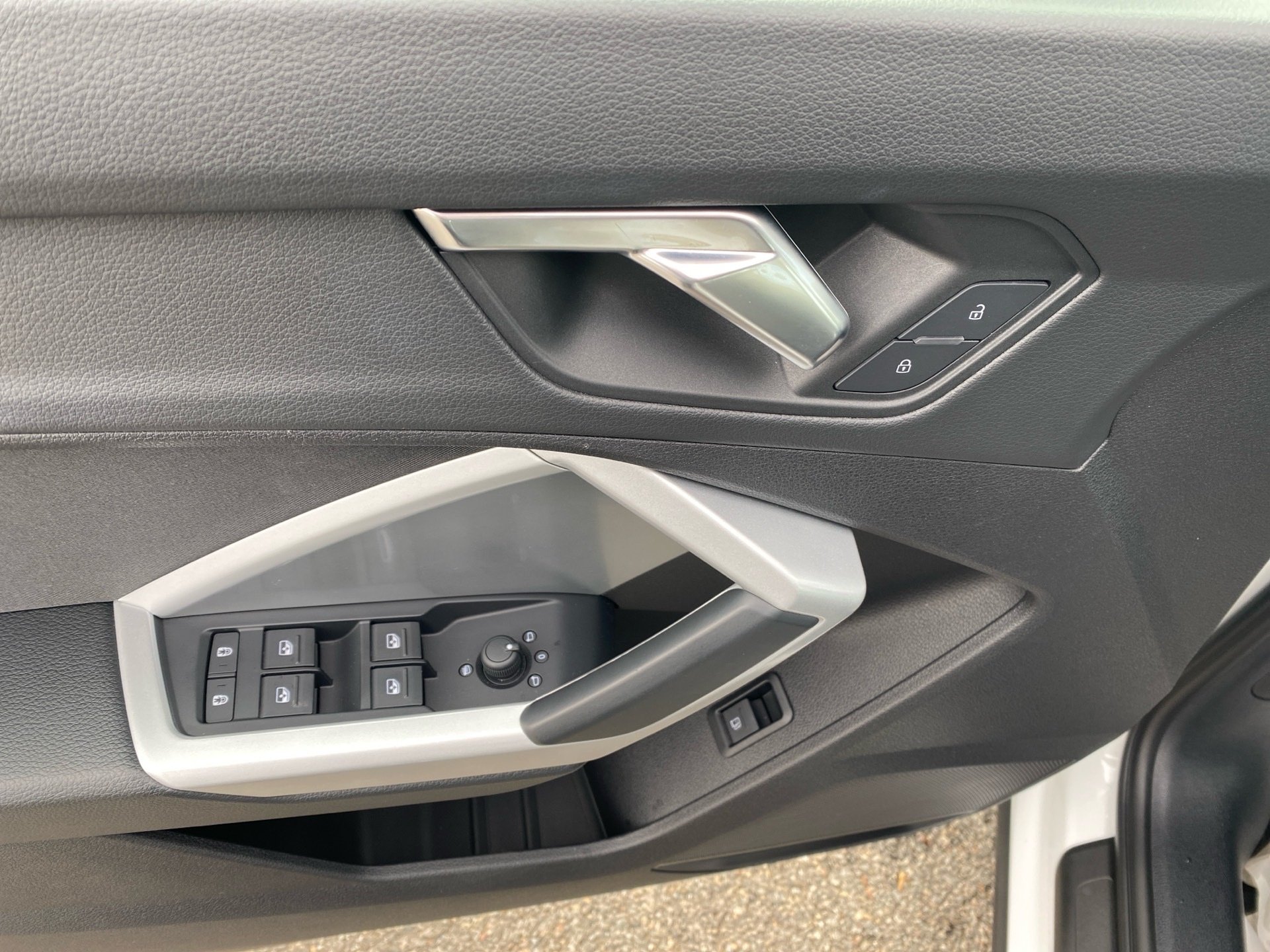 Q3 Sportback TFSI e 45 TFSI e S-tronic LED Navi PDC SHZ