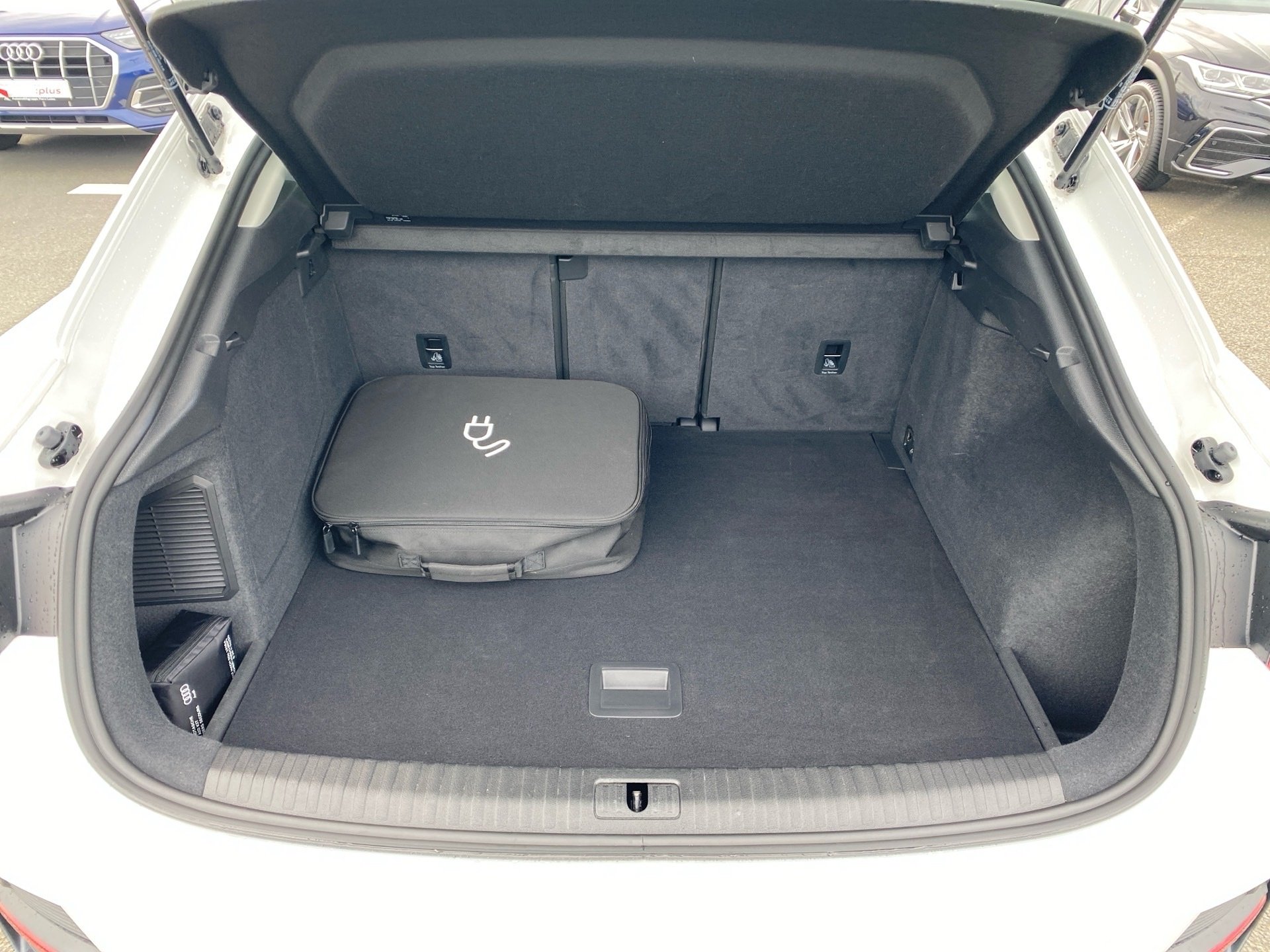 Q3 Sportback TFSI e 45 TFSI e S-tronic LED Navi PDC SHZ