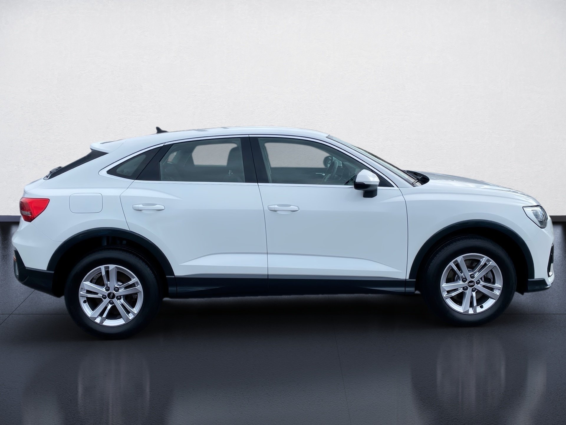 Q3 Sportback TFSI e 45 TFSI e S-tronic LED Navi PDC SHZ