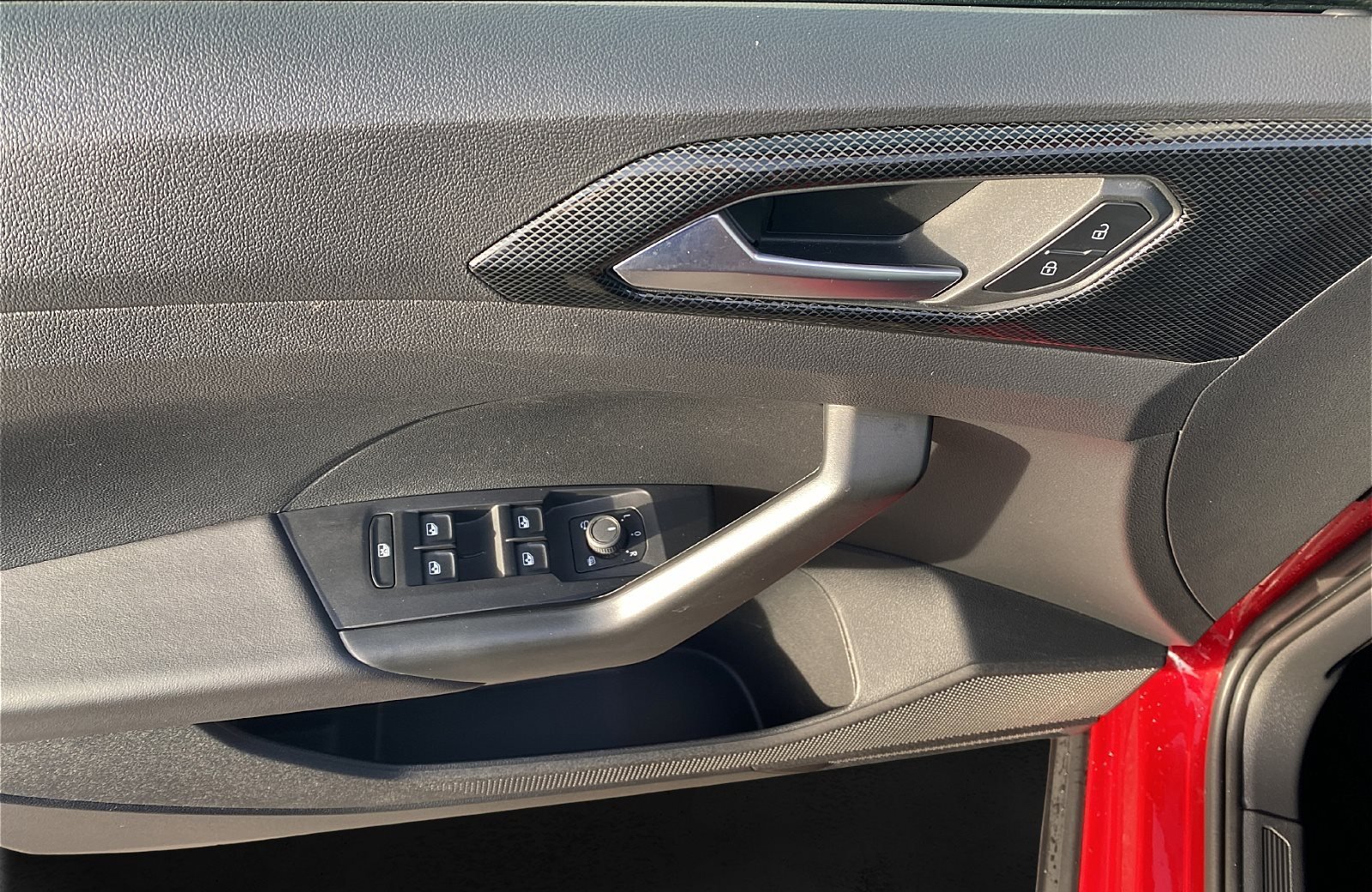 T-Cross 1.0 TSI Life LED PDC SHZ DAB+ 2xKlima LM