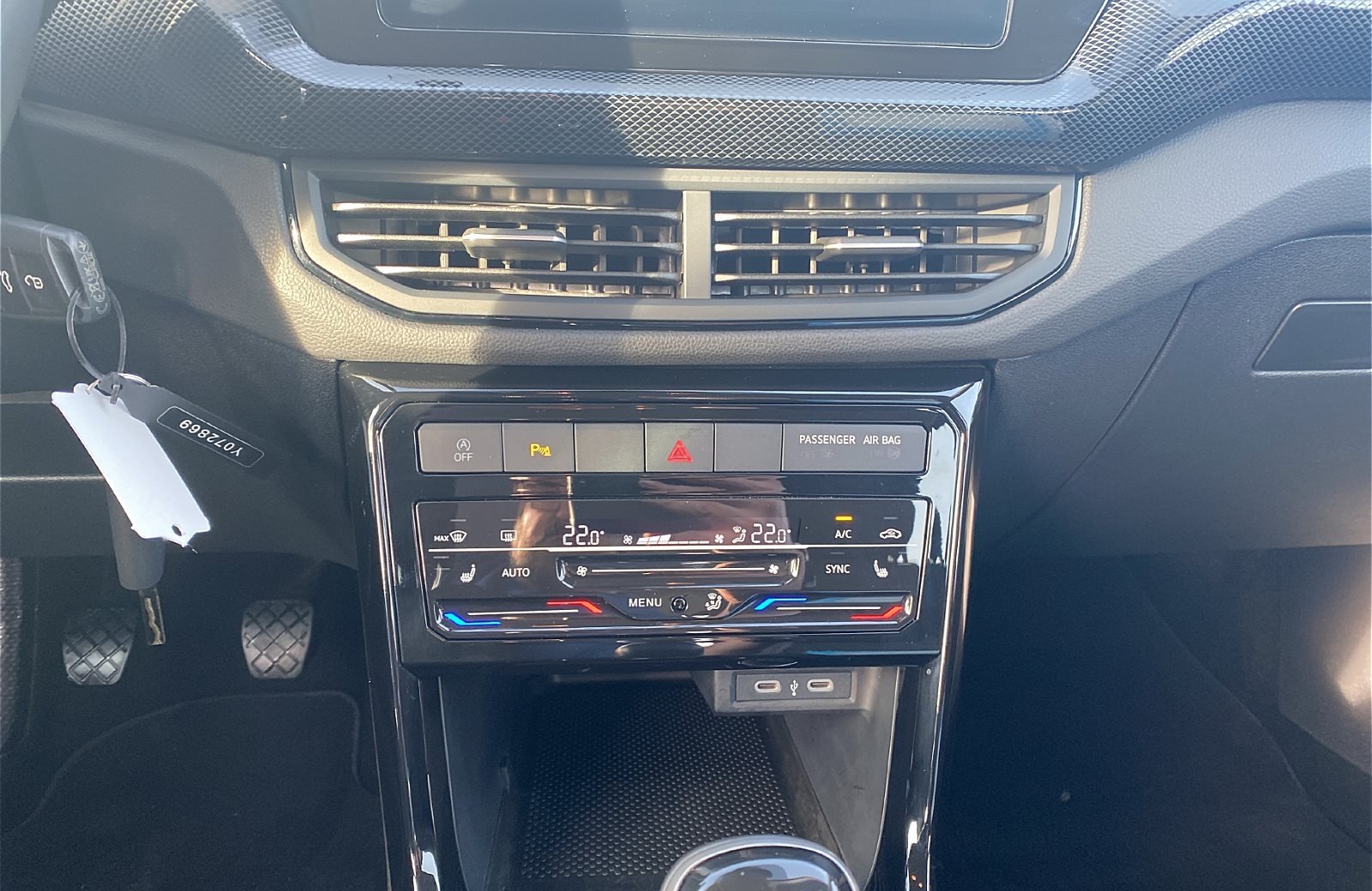 T-Cross 1.0 TSI Life LED PDC SHZ DAB+ 2xKlima LM