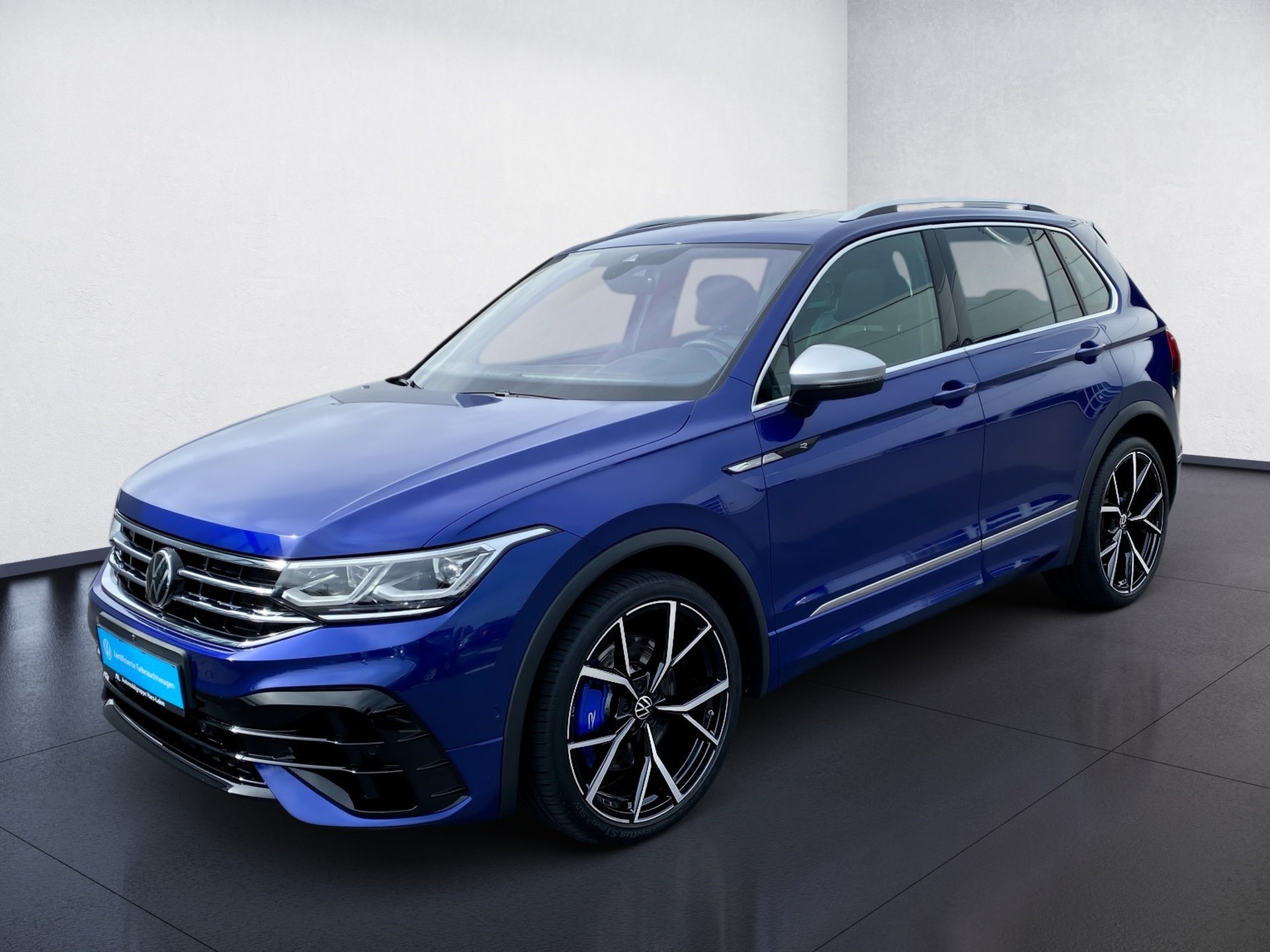 Tiguan R 2.0 TSI 4M DSG Akrapovic Matrix Pano Leder
