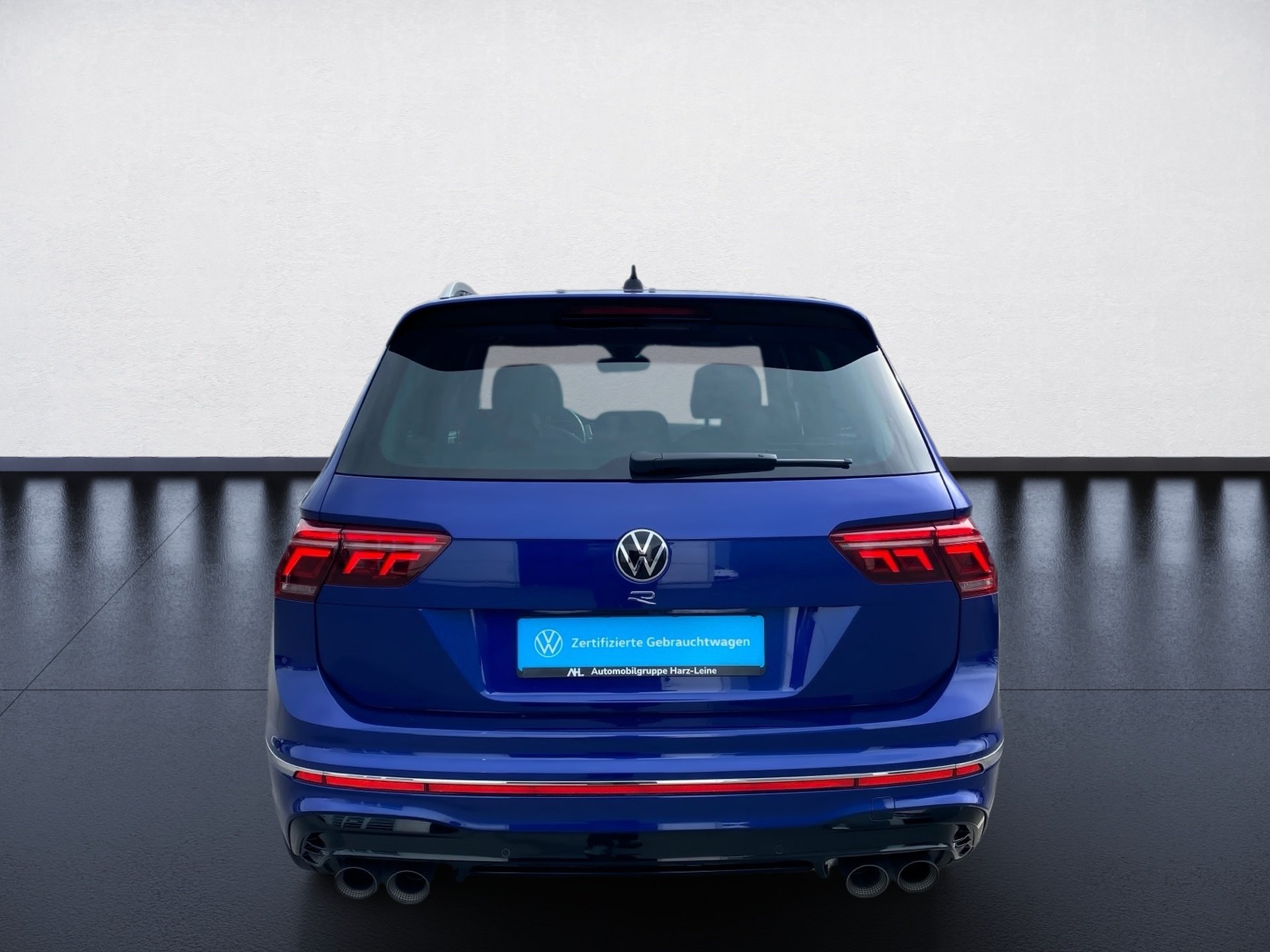 Tiguan R 2.0 TSI 4M DSG Akrapovic Matrix Pano Leder