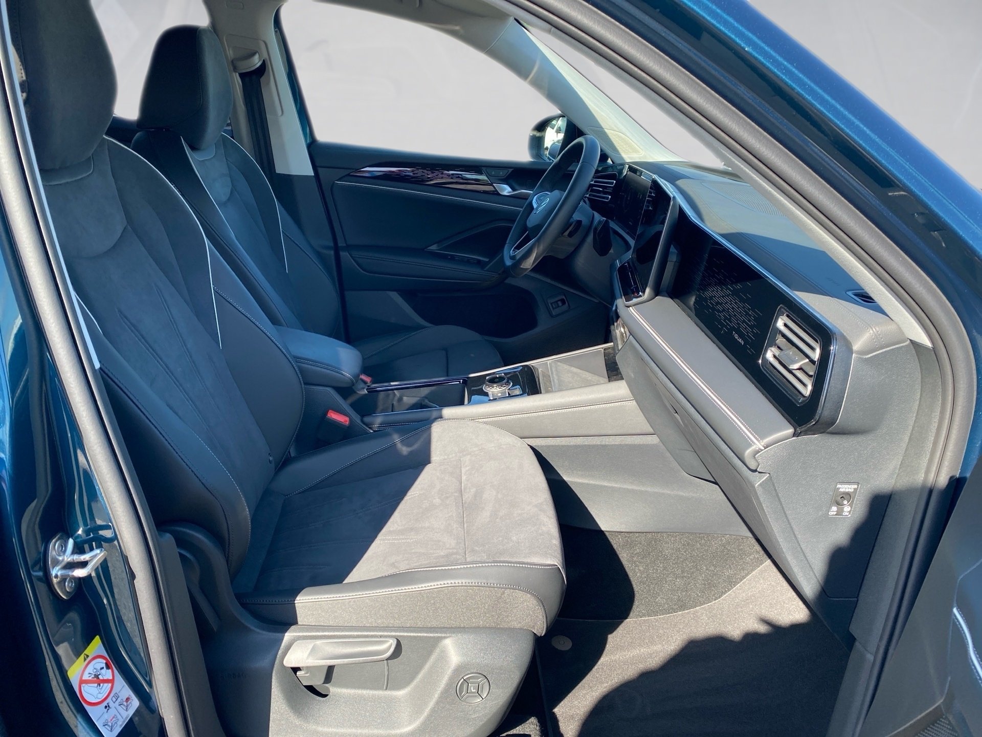 Tiguan 2.0 TDI Elegance DSG HD-Matrix AHK HuD Navi ACC Massage