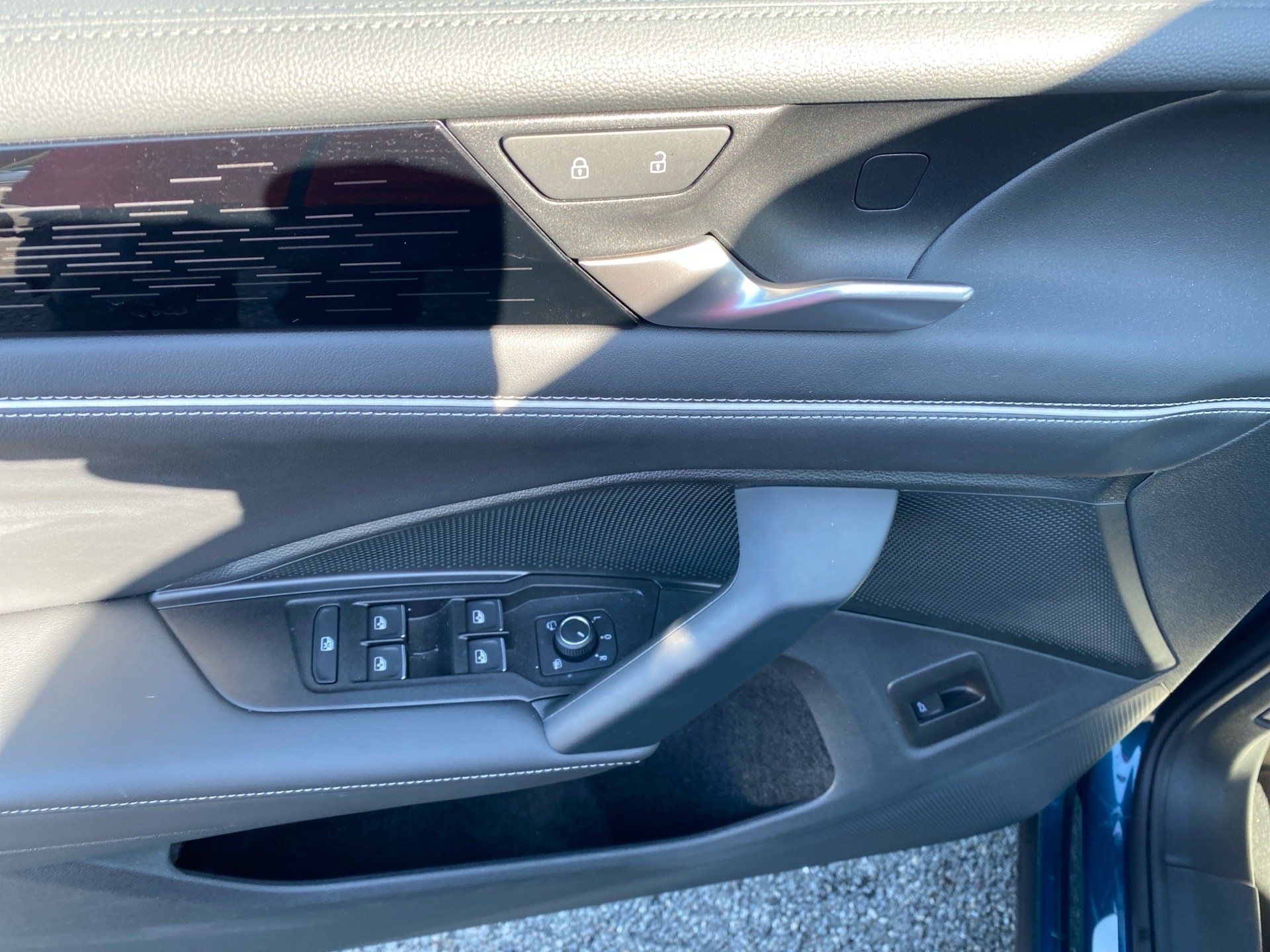 Tiguan 2.0 TDI Elegance DSG HD-Matrix AHK HuD Navi ACC Massage