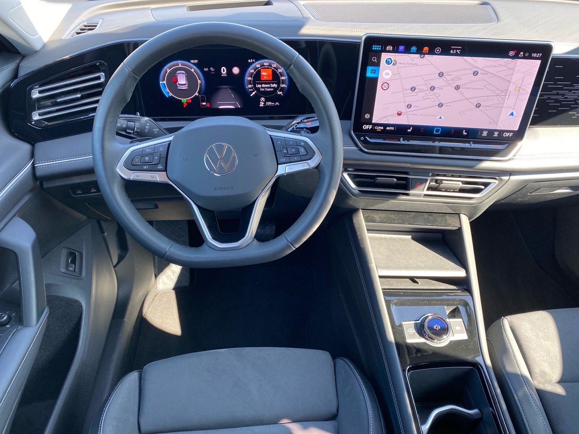 Tiguan 2.0 TDI Elegance DSG HD-Matrix AHK HuD Navi ACC Massage