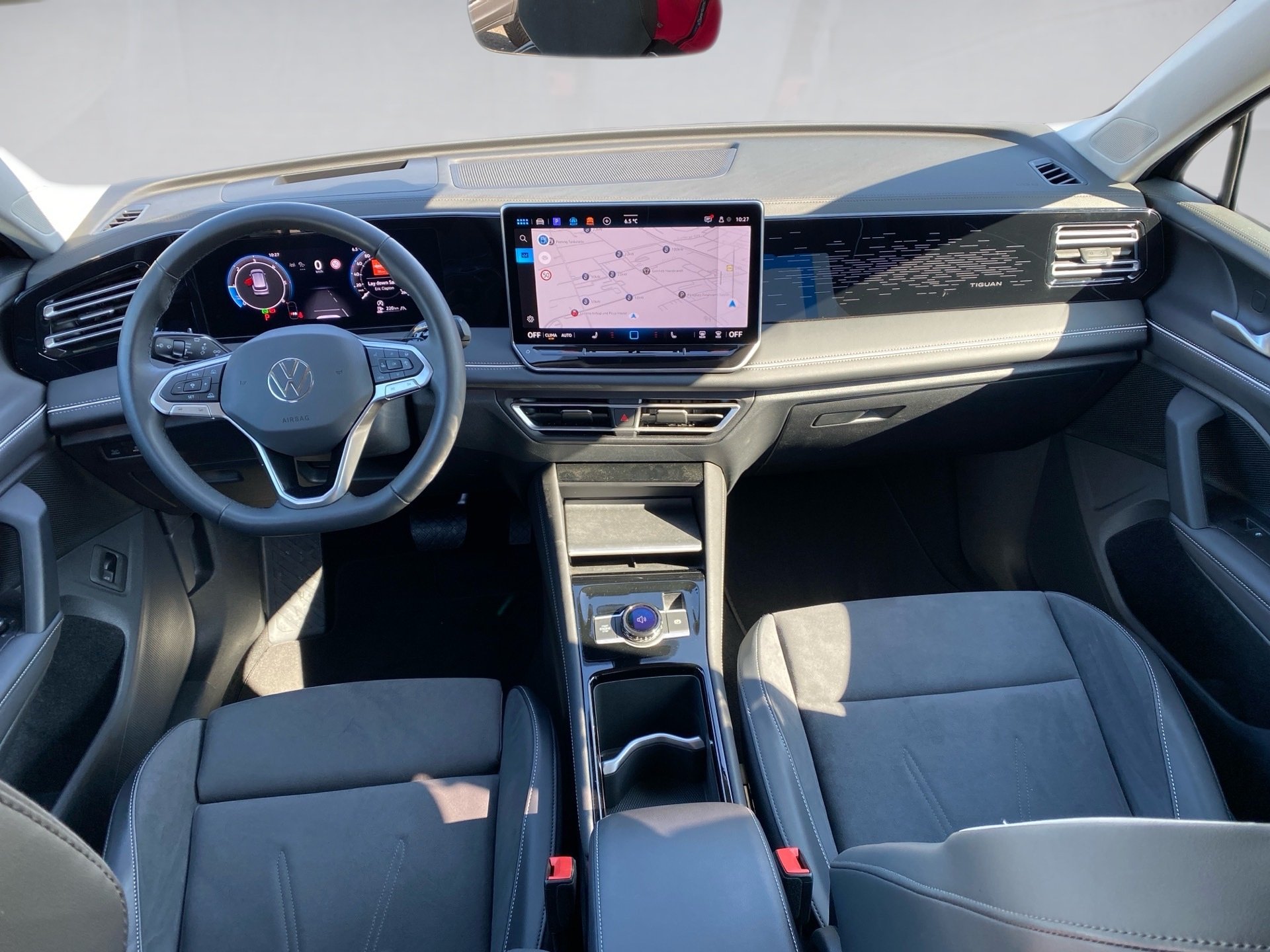 Tiguan 2.0 TDI Elegance DSG HD-Matrix AHK HuD Navi ACC Massage