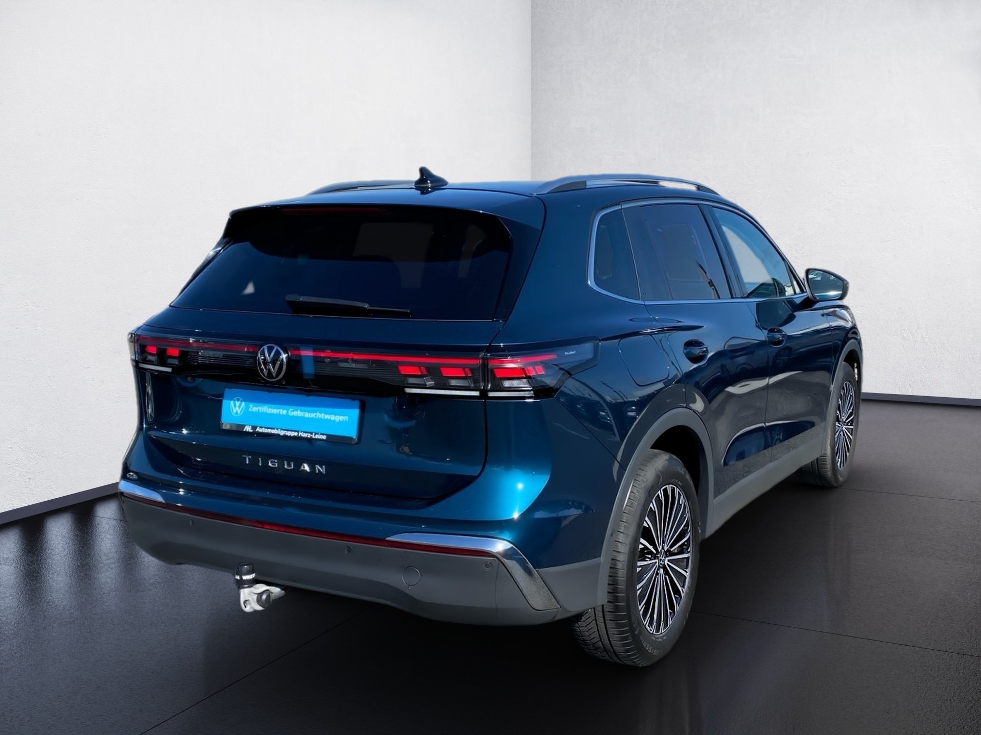 Tiguan 2.0 TDI Elegance DSG HD-Matrix AHK HuD Navi ACC Massage