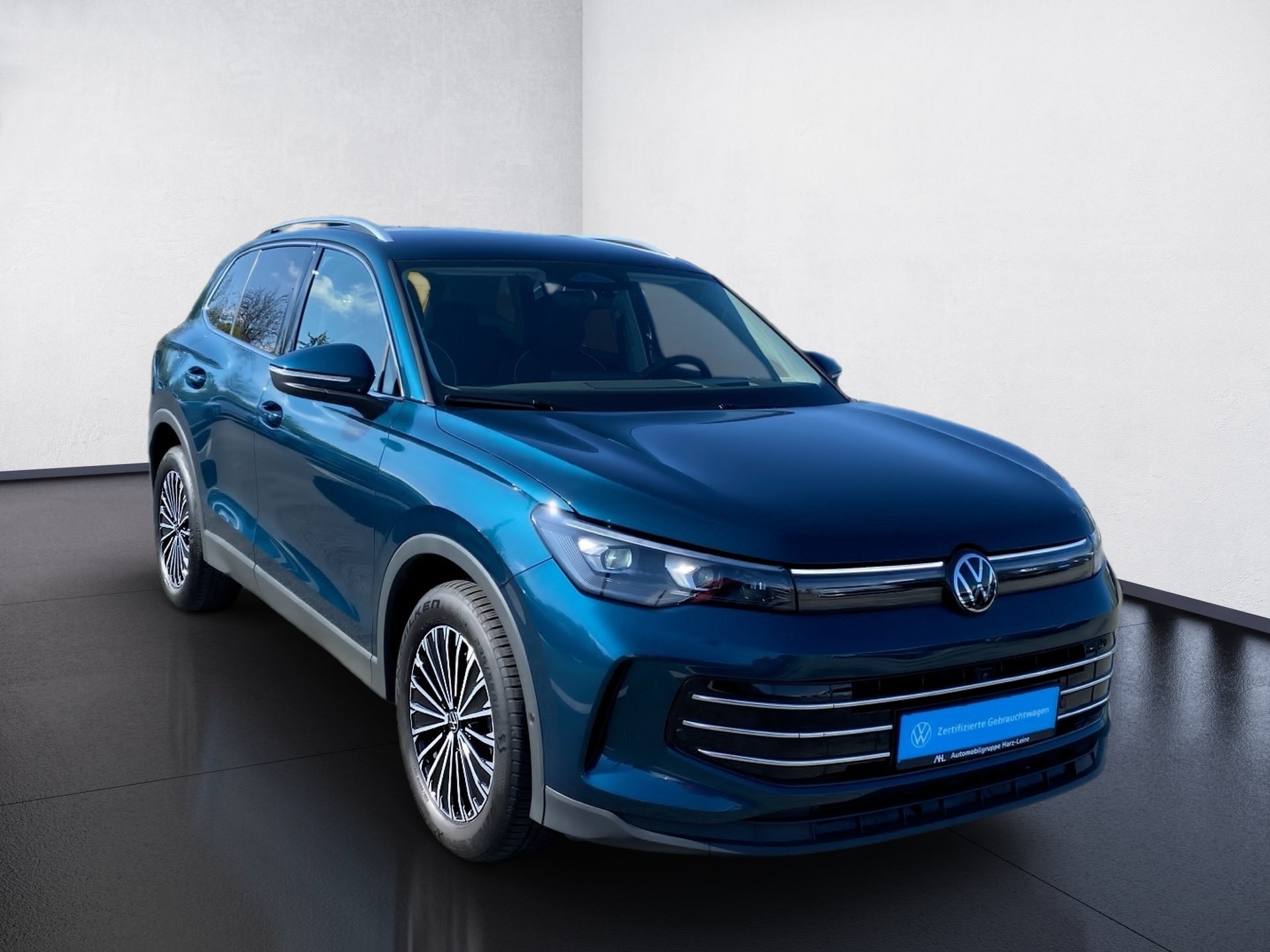 Tiguan 2.0 TDI Elegance DSG HD-Matrix AHK HuD Navi ACC Massage