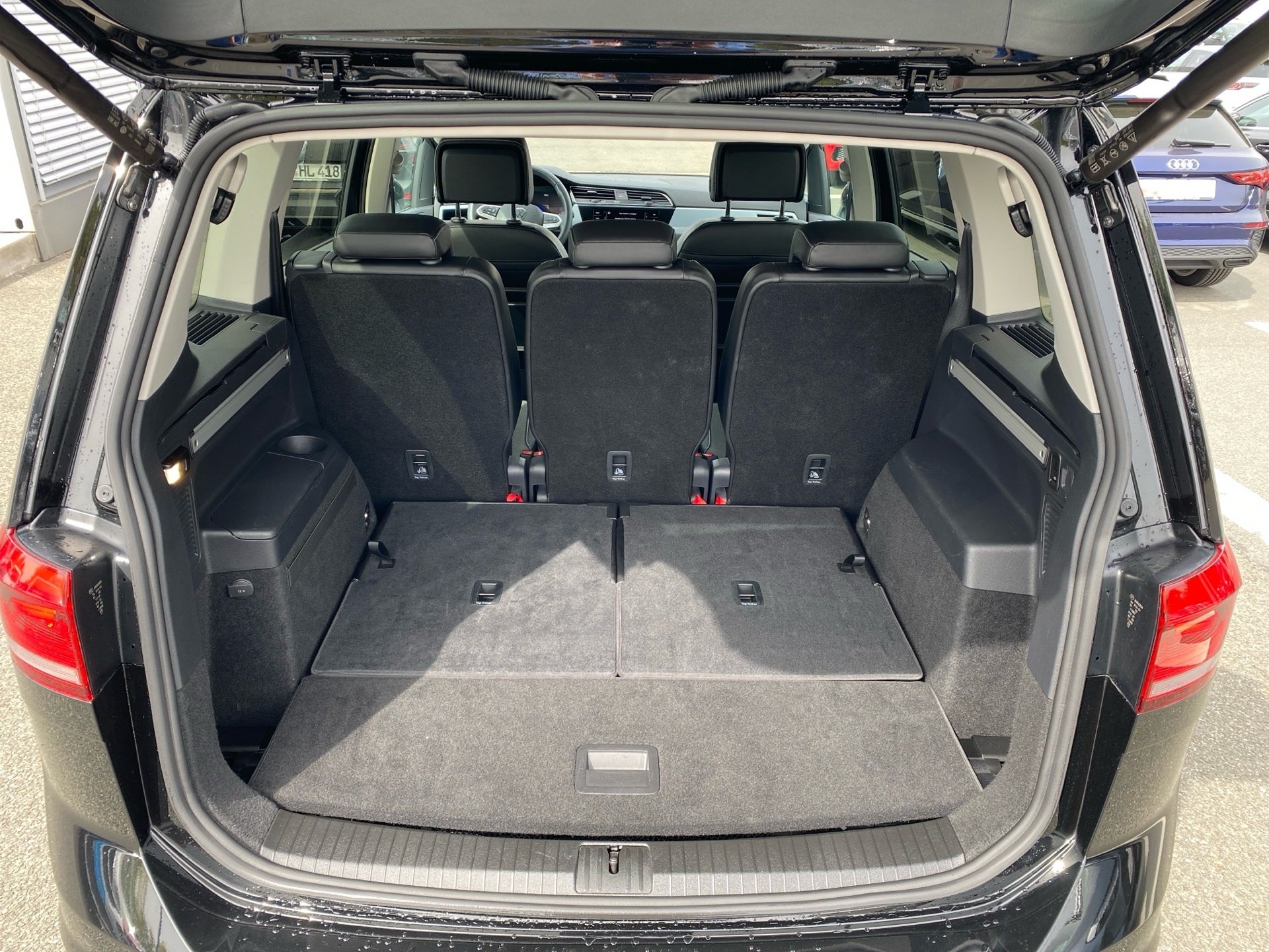 Touran 2.0 TDI GOAL DSG AHK IQ.Light ACC Navi 7-Sitzer