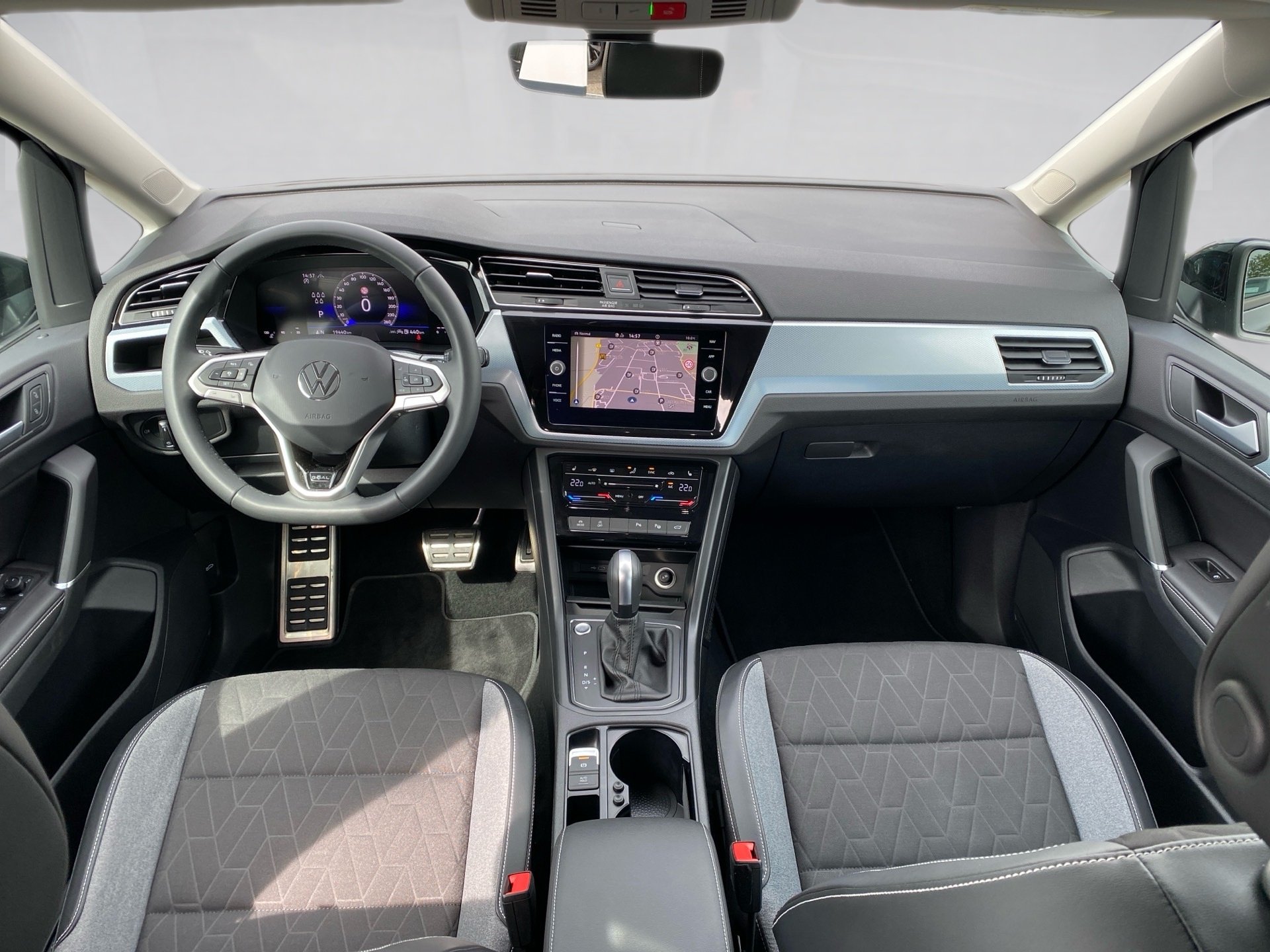 Touran 2.0 TDI GOAL DSG AHK IQ.Light ACC Navi 7-Sitzer