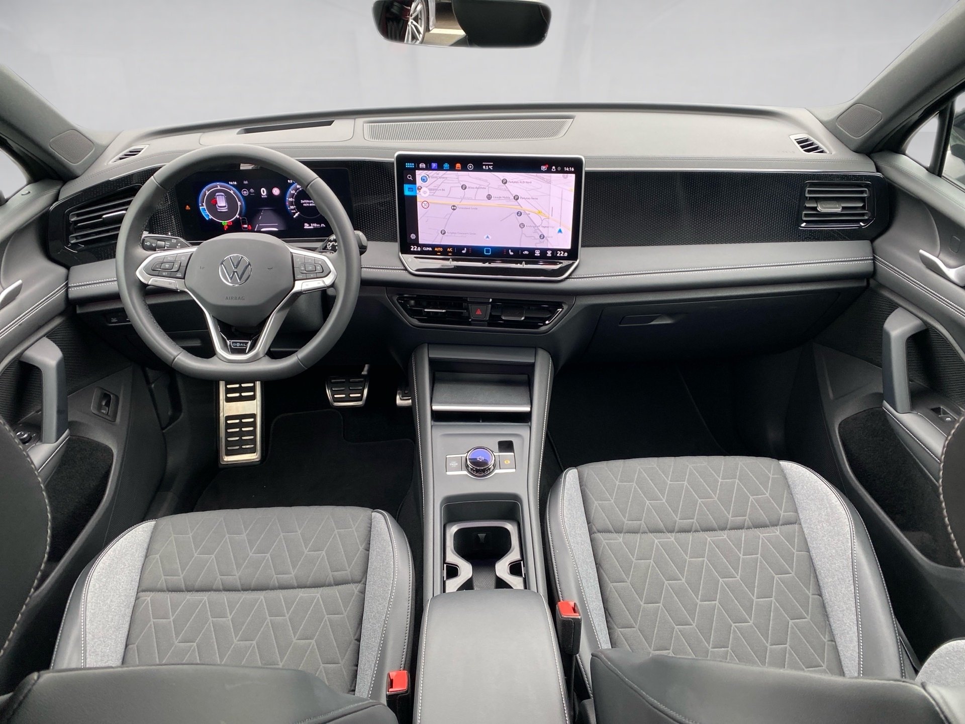 Tiguan 2.0 TDI GOAL DSG HD-Matrix AHK Navi HuD ACC Keyless