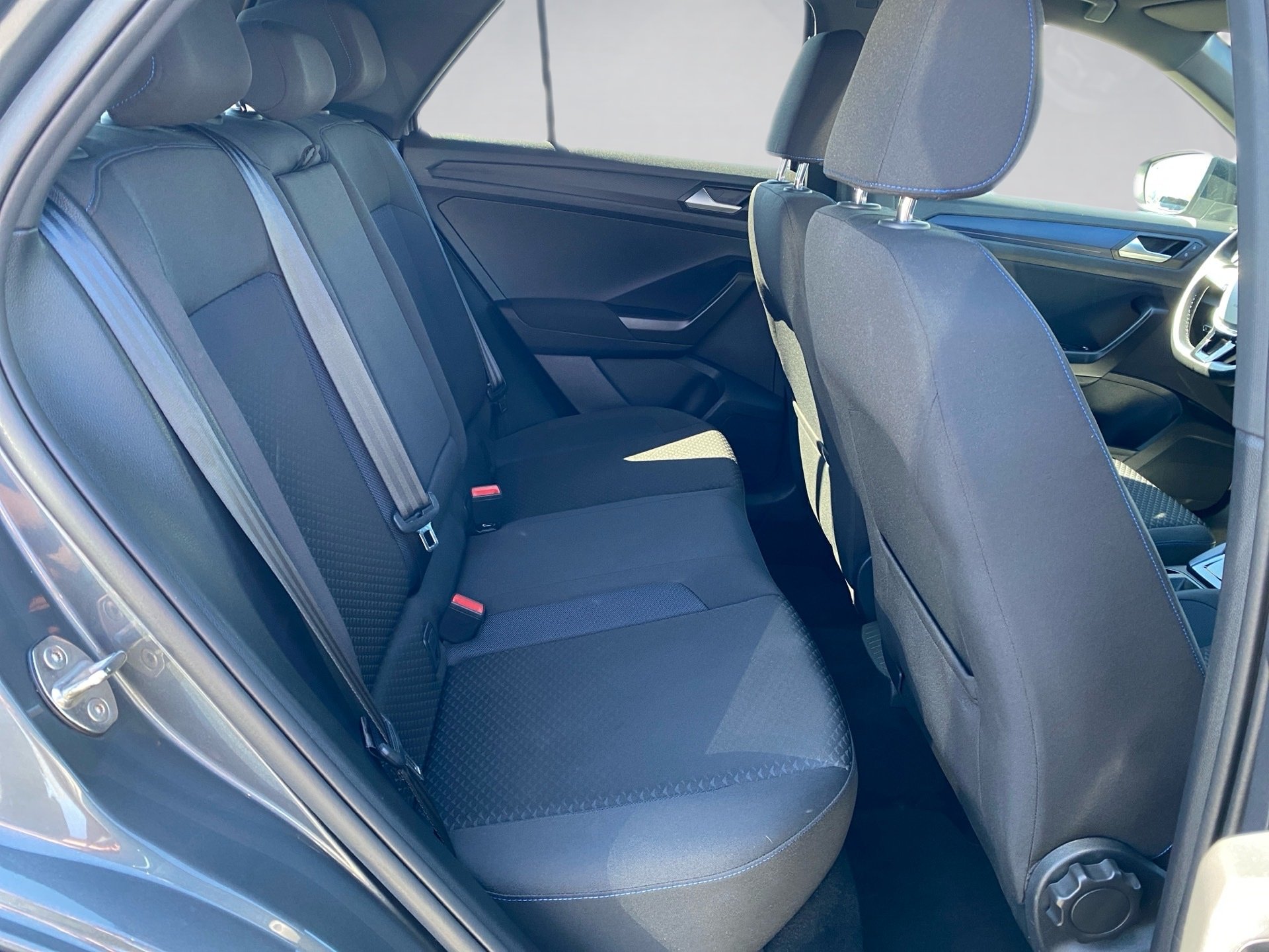 T-Roc 1.5 TSI Style Navi AHK PDC 2xKlima AHK LM