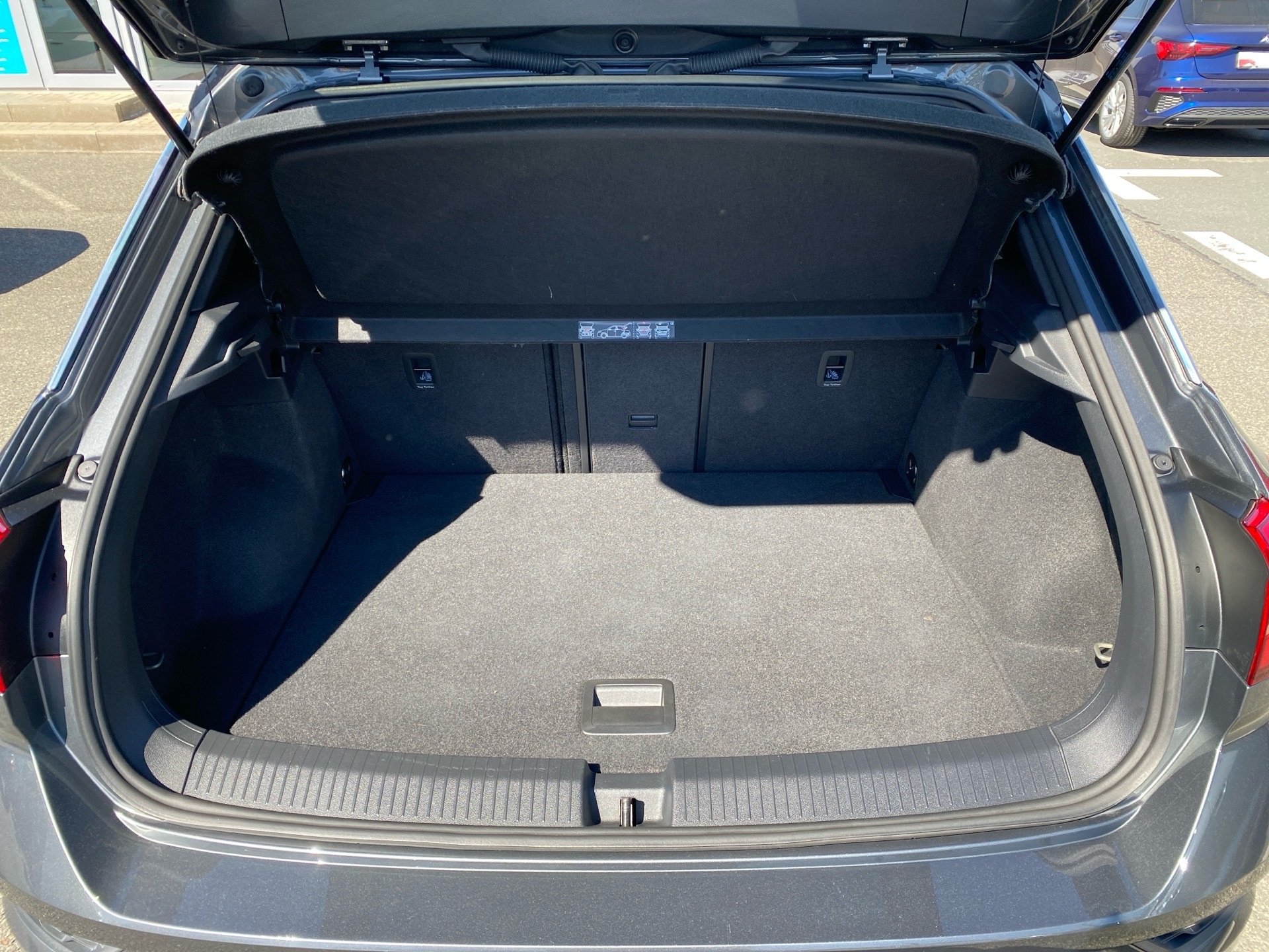 T-Roc 1.5 TSI Style Navi AHK PDC 2xKlima AHK LM