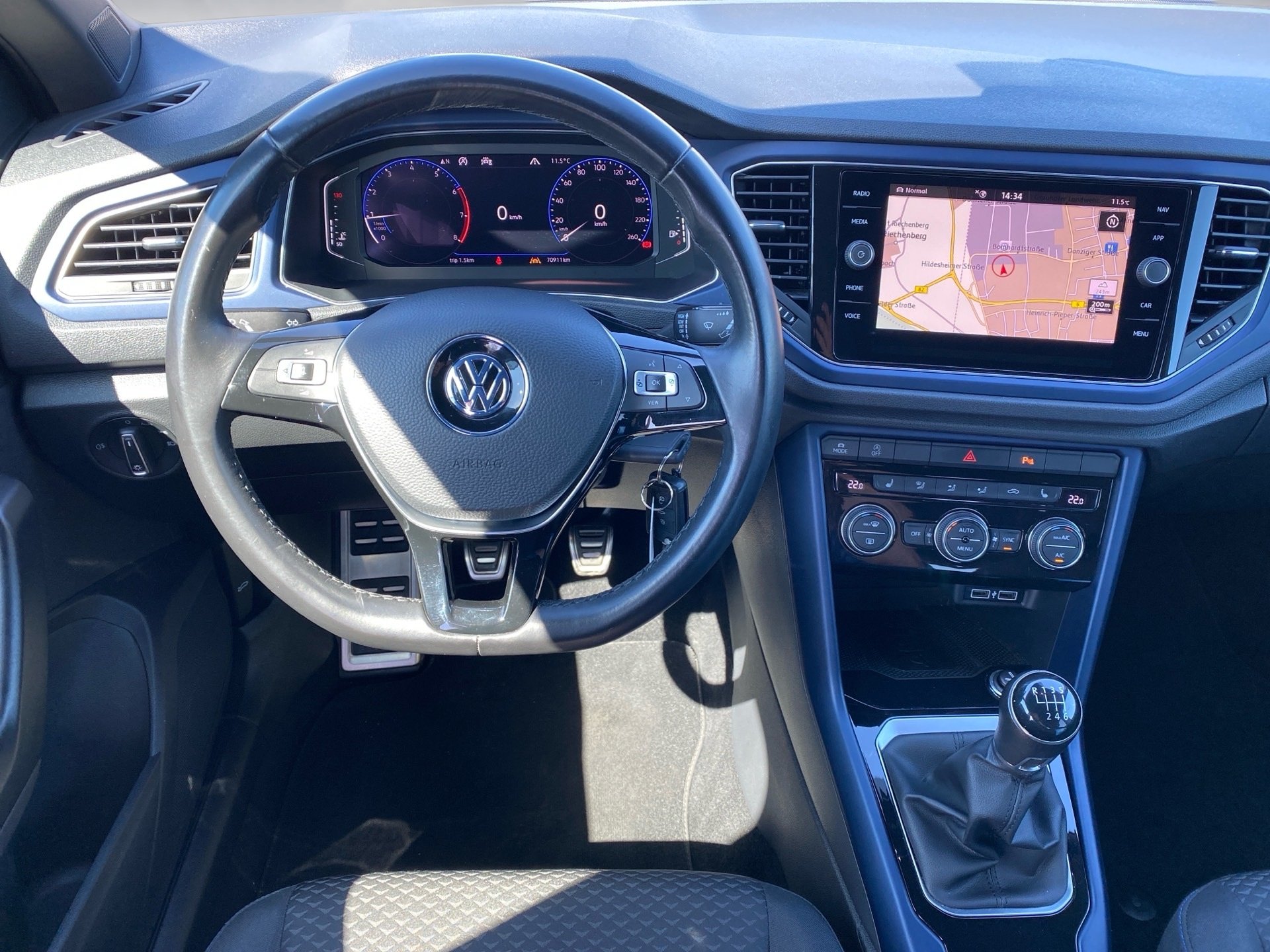 T-Roc 1.5 TSI Style Navi AHK PDC 2xKlima AHK LM