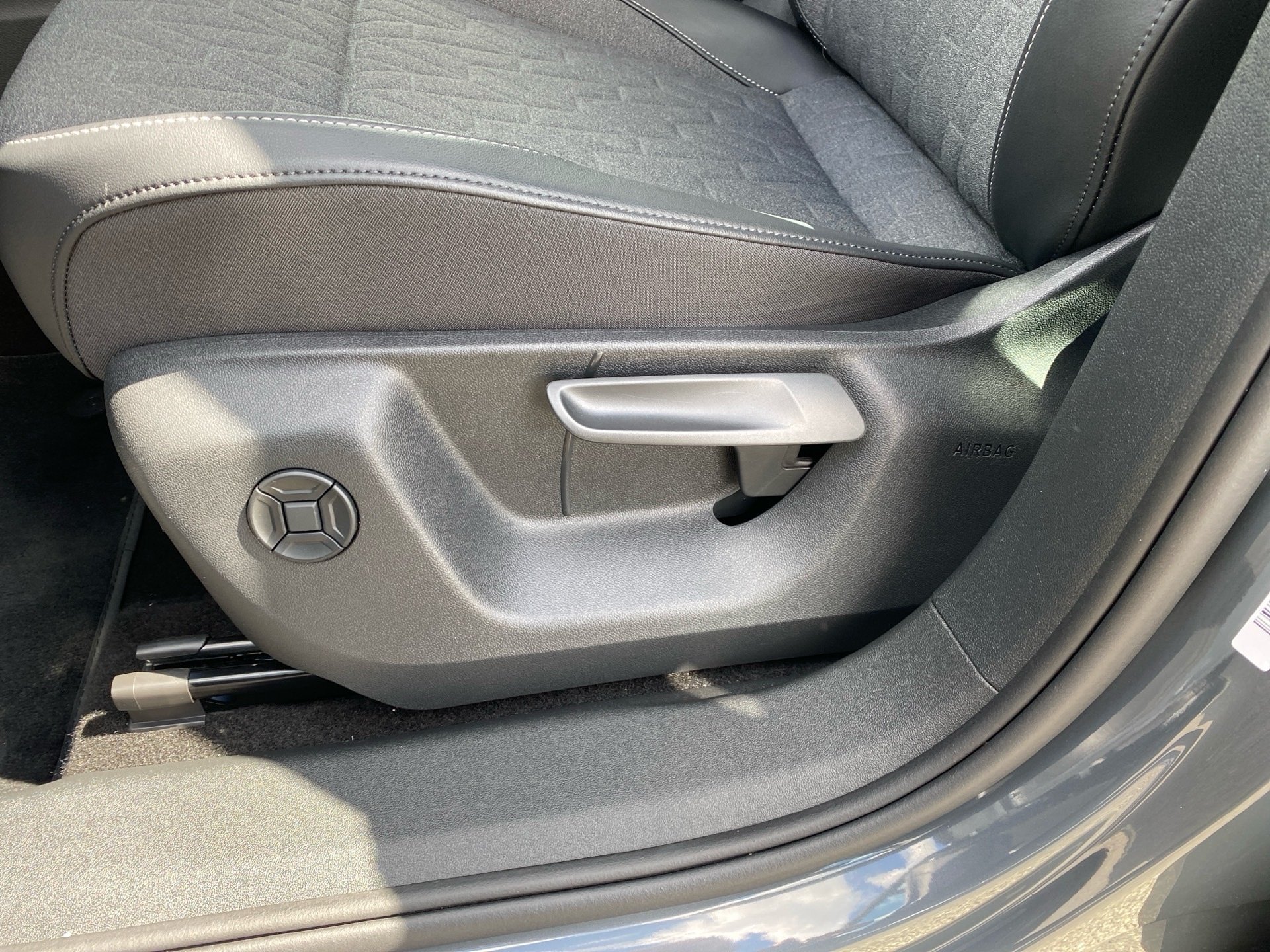 Tayron 2.0 TDI Life 4M DSG HD-Matrix AHK Navi ACC 7-Sitzer