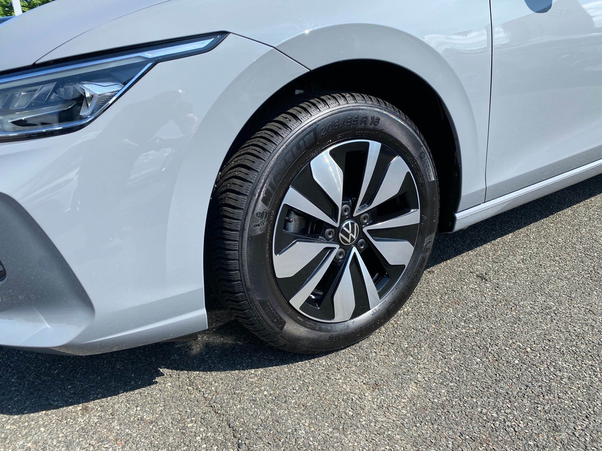 Golf VIII 1.5 eTSI GOAL DSG LED+ AHK Navi ACC RFK