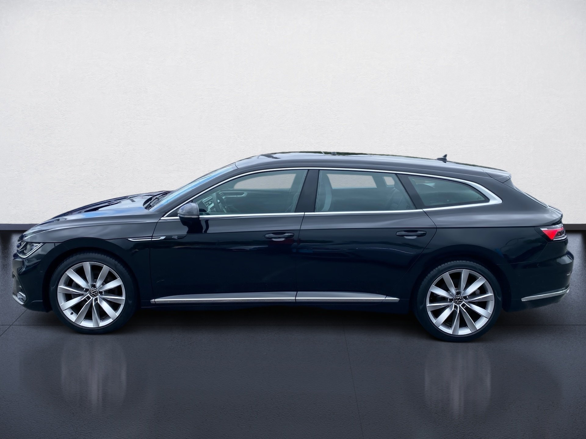 Arteon Shooting Brake 2.0 TSI 4M DSG R-Line AHK Pano Leder Standhzg.