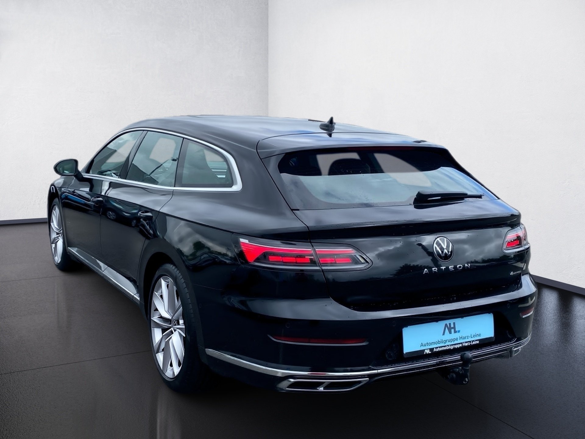 Arteon Shooting Brake 2.0 TSI 4M DSG R-Line AHK Pano Leder Standhzg.