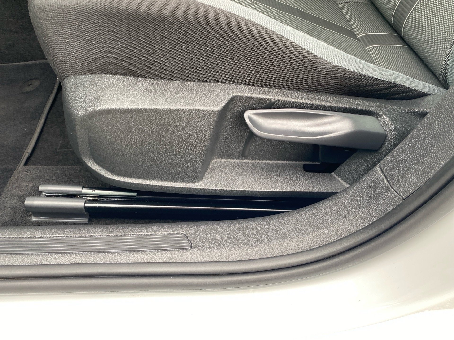Polo 1.0 TSI Style DSG Matrix PDC SHZ App-Connect