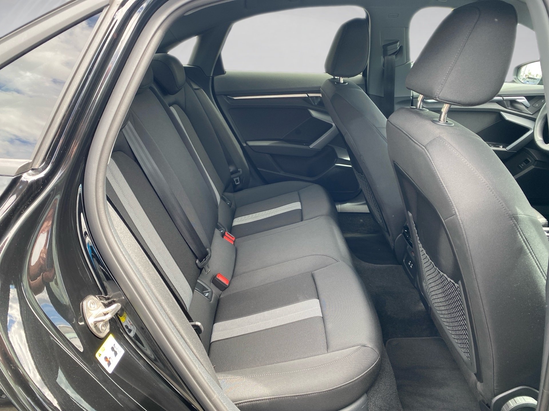 A3 Limousine 35 TFSI advanced S-tronic AHK Navi ACC LED RFK