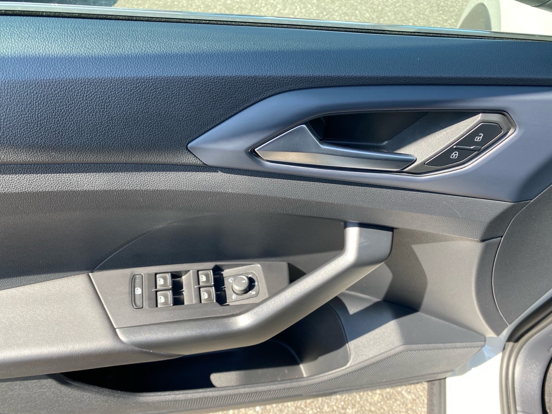 T-Cross 1.0 TSI Style LED Navi RFK PDC SHZ Kam.
