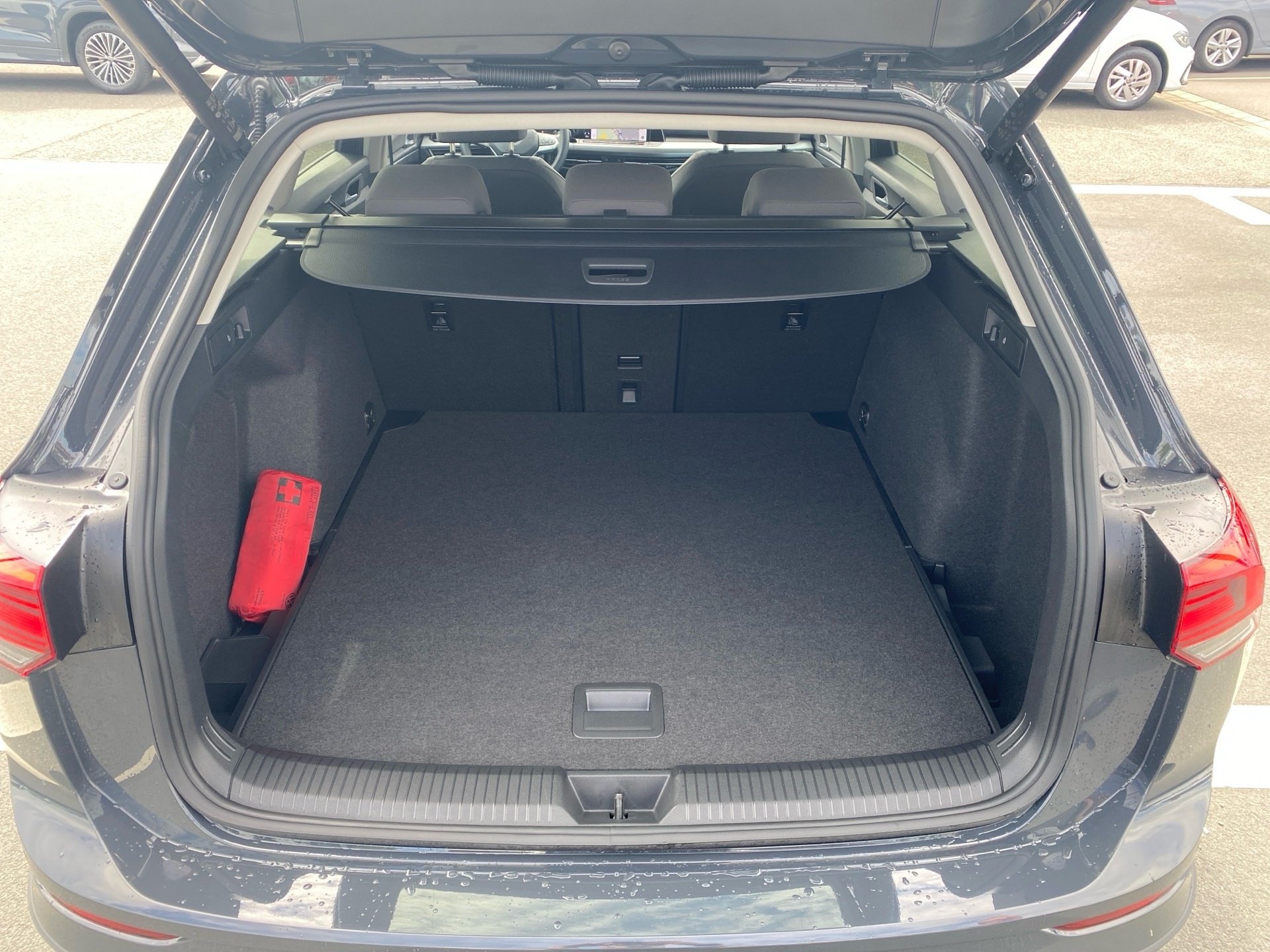 Golf VIII Variant 2.0 TDI Alltrack 4M DSG LED Navi ACC RFK