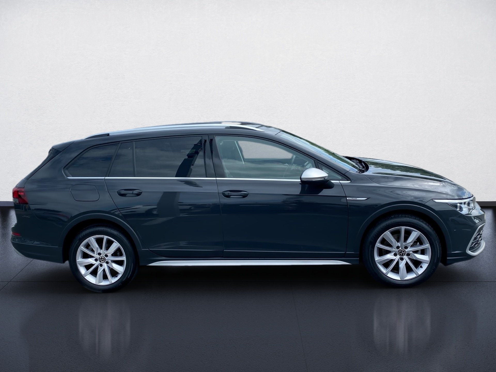 Golf VIII Variant 2.0 TDI Alltrack 4M DSG LED Navi ACC RFK