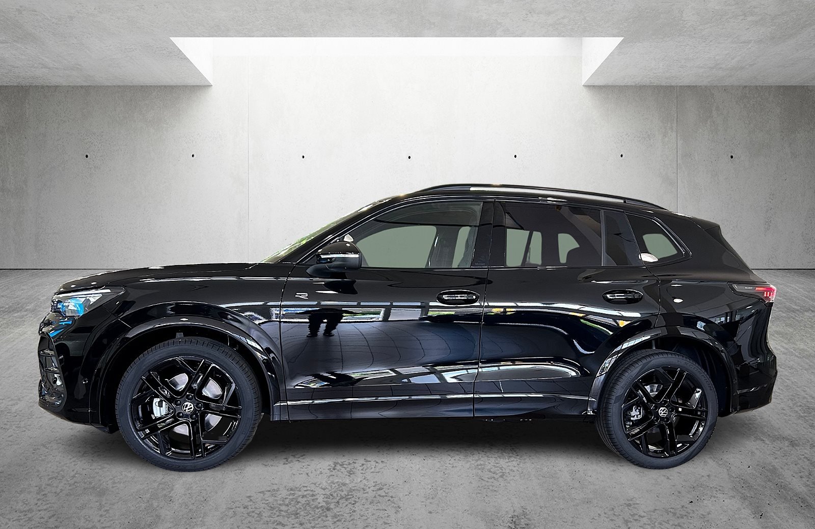 Tiguan R-Line 2.0 l TDI DSG 360 ACC AHK AUT Kam.