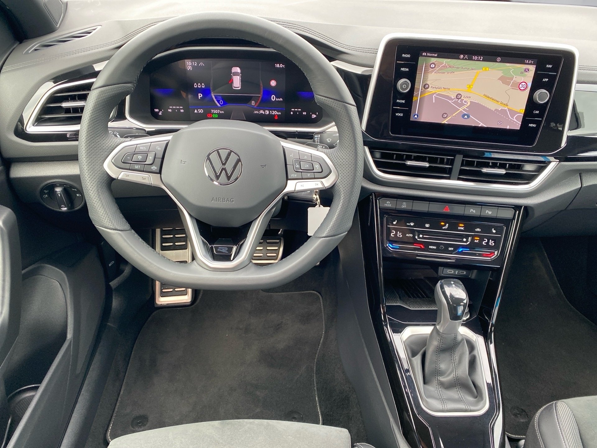 T-Roc 1.5 TSI R-Line DSG AHK Navi ACC LED+ RFK