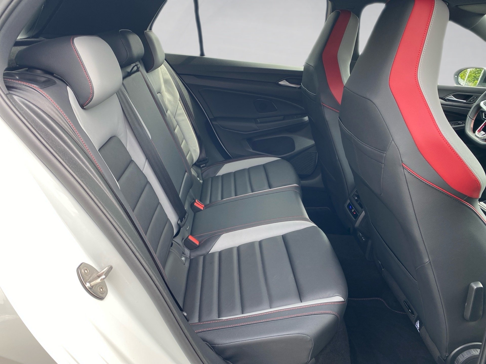 Golf VIII 2.0 TSI GTI Clubsport Black Style DSG Akrapovic 270 km/h