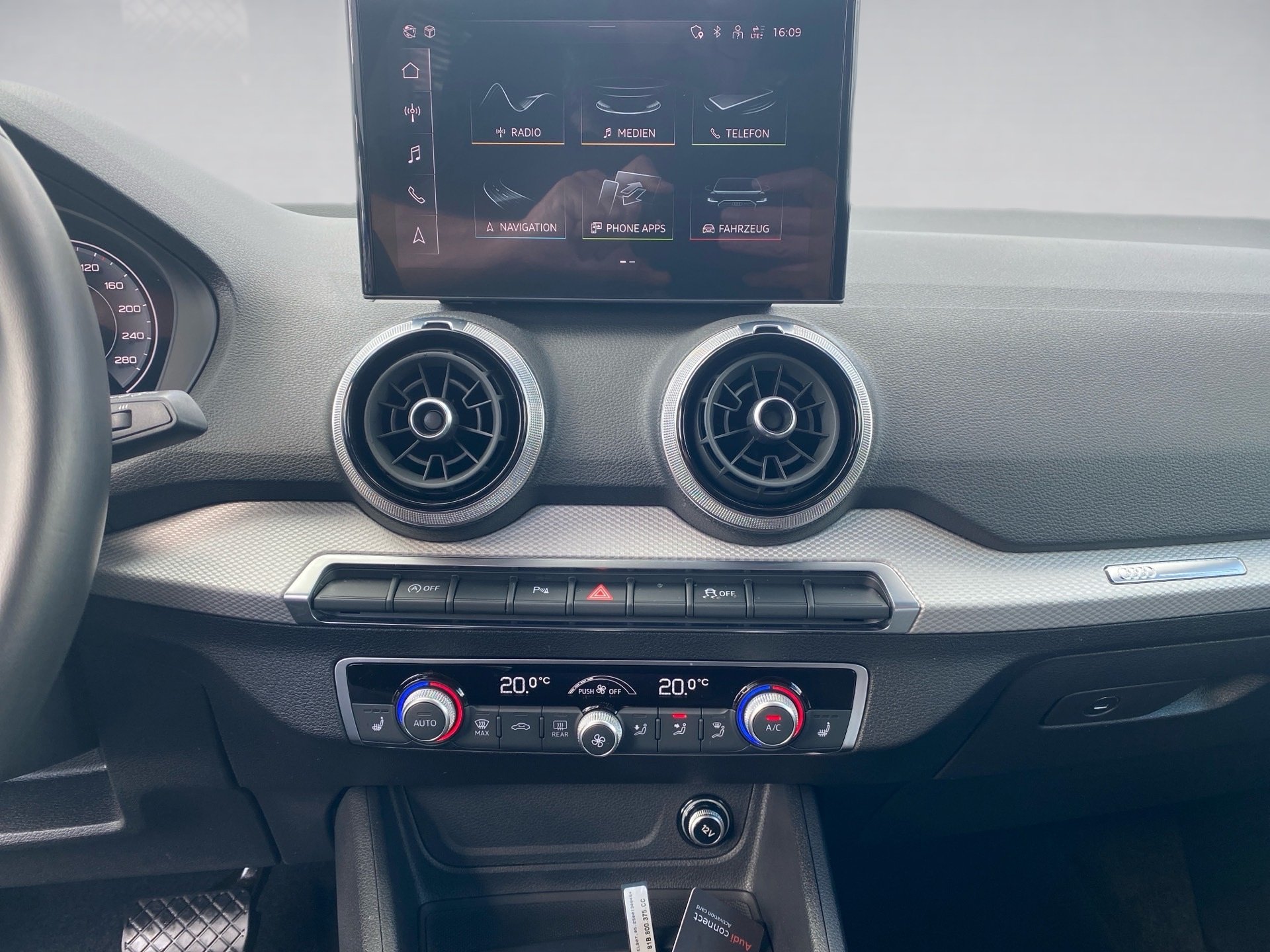 Q2 35 TFSI advanced S-tronic AHK LED GRA Optik schwarz
