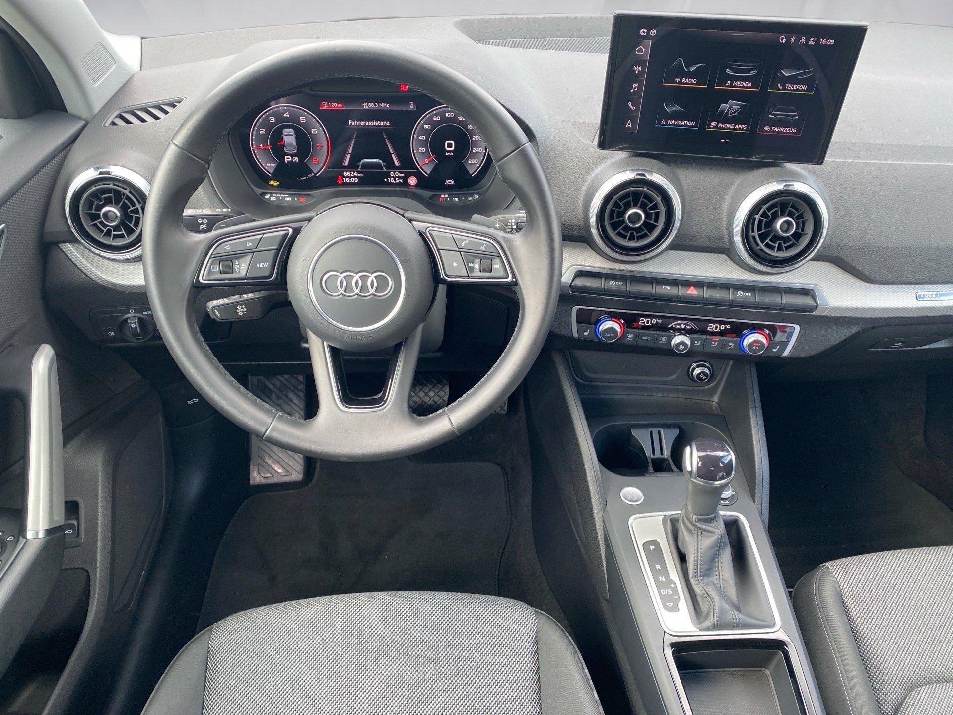 Q2 35 TFSI advanced S-tronic AHK LED GRA Optik schwarz