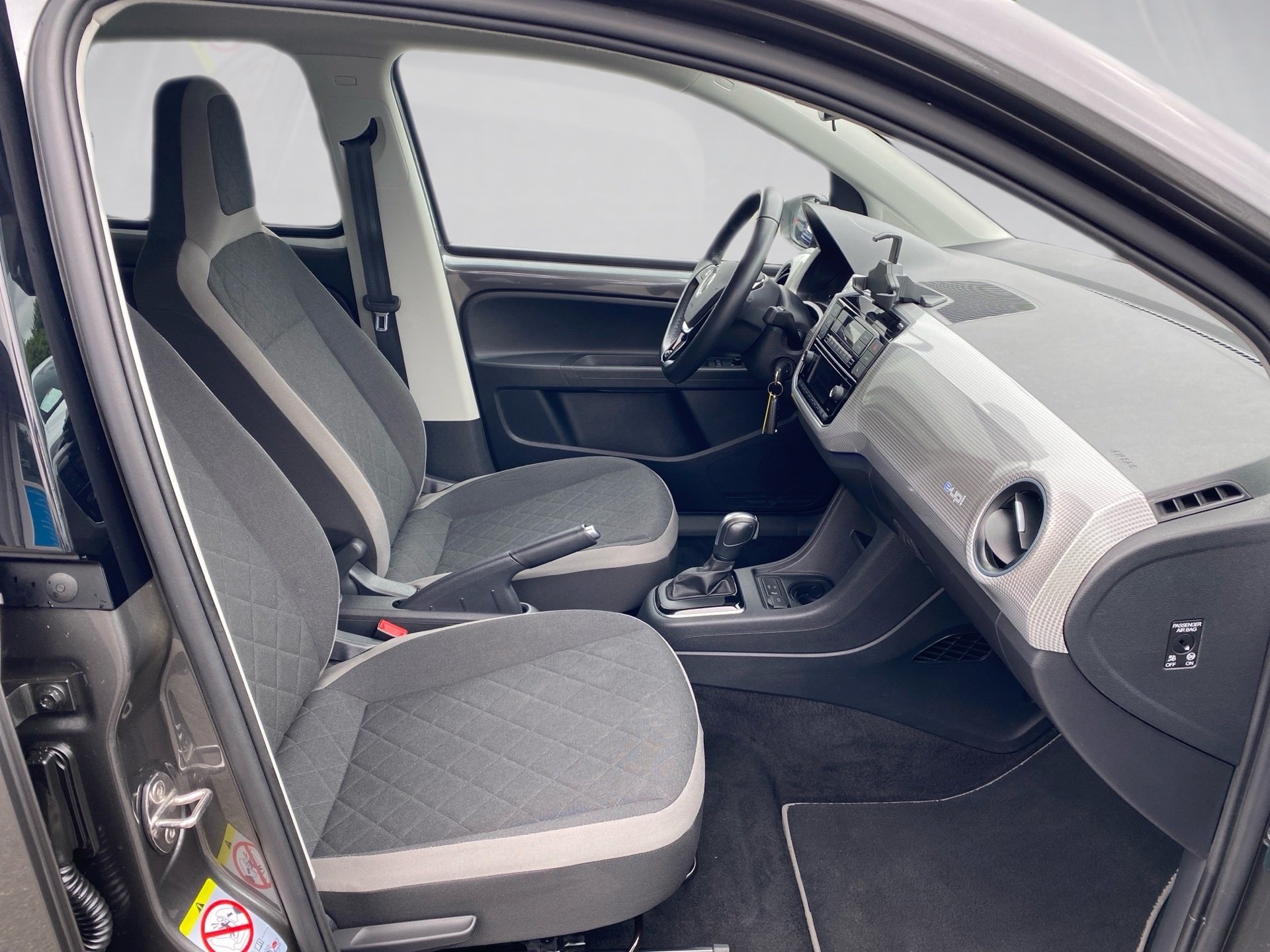 e-up! Style Plus Climatronic GRA RFK PDC hinten SHZ