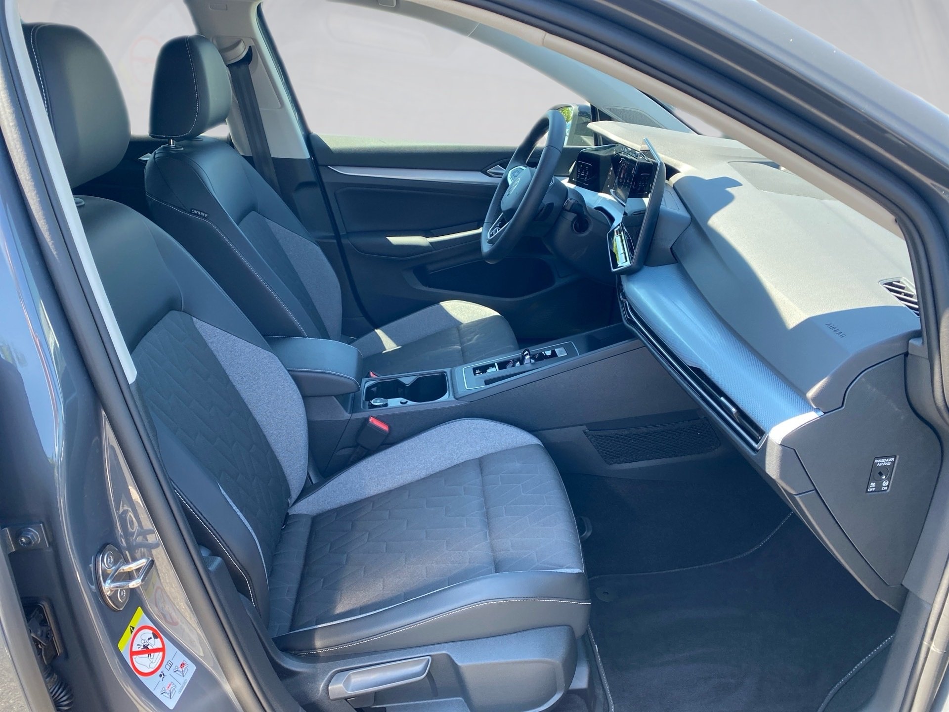 Golf VIII Variant 1.5 eTSI GOAL DSG AHK LED+ Navi ACC
