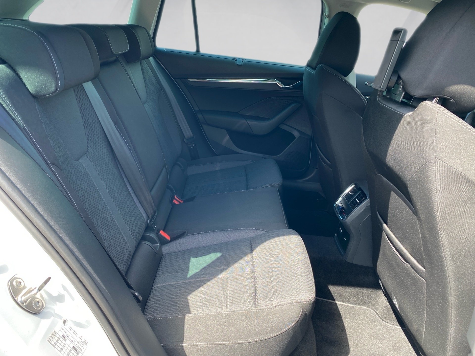 Octavia Combi 2.0 TDI Selection Plus DSG LED Navi HuD RFK PDC SHZ