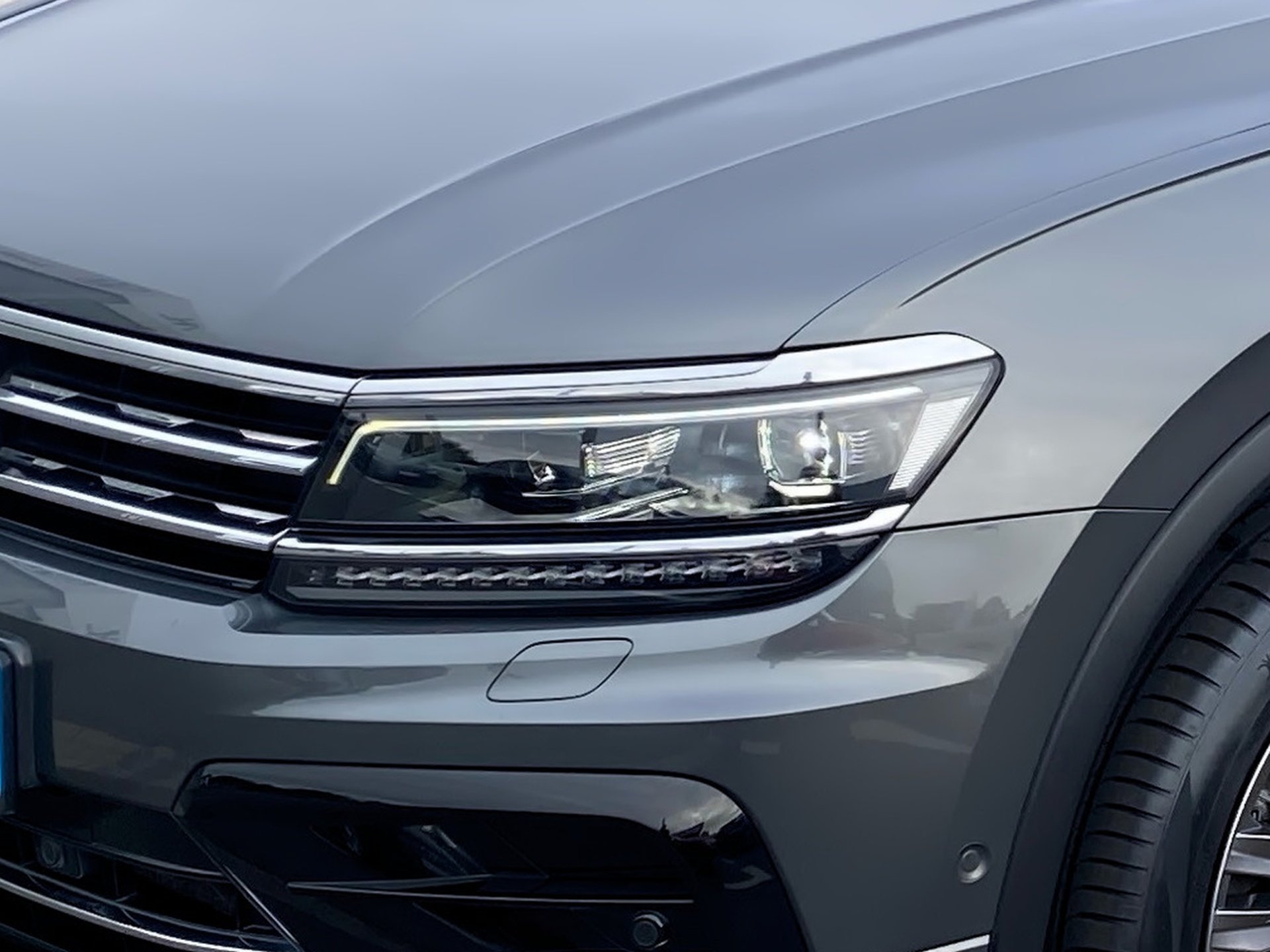 Tiguan 2.0 TDI R-Line 4M DSG LED Navi AHK Standhzg.