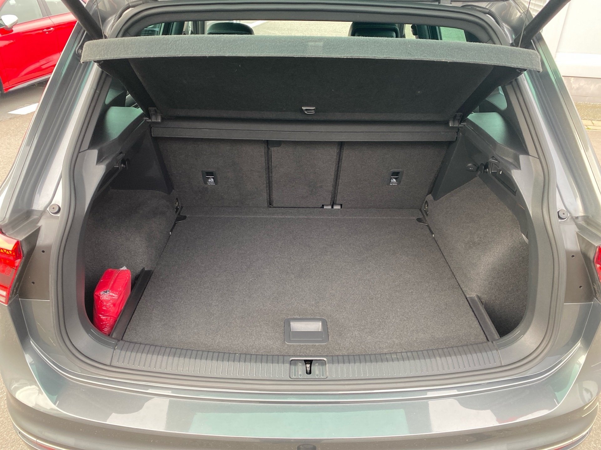 Tiguan 2.0 TDI R-Line 4M DSG LED Navi AHK Standhzg.