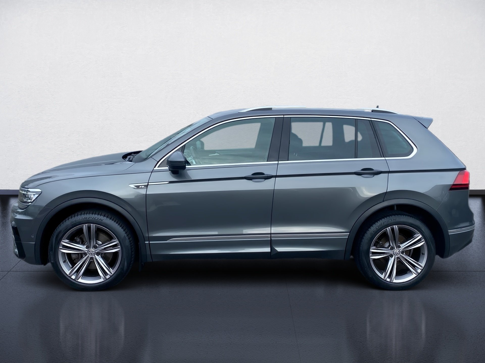 Tiguan 2.0 TDI R-Line 4M DSG LED Navi AHK Standhzg.