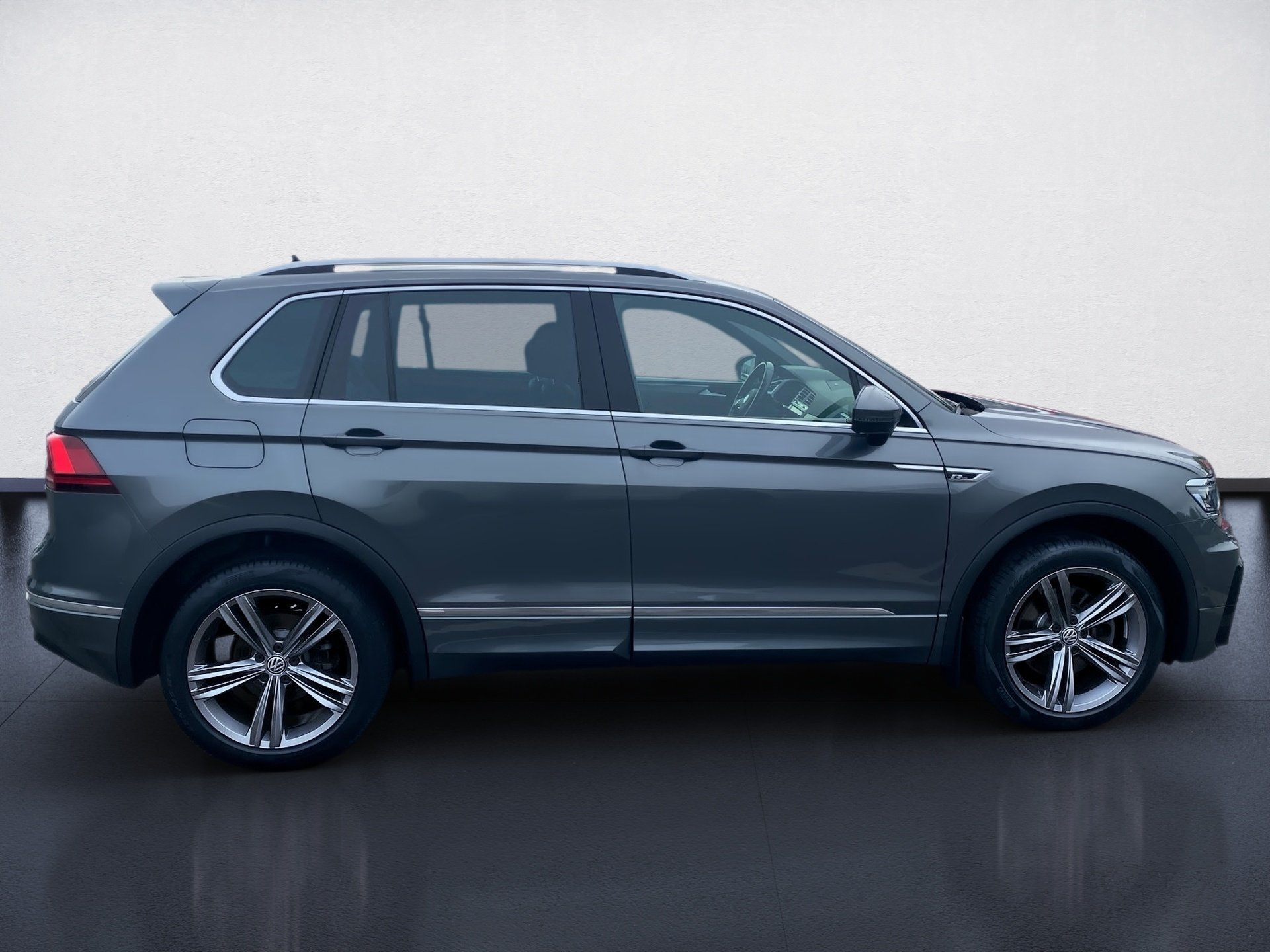 Tiguan 2.0 TDI R-Line 4M DSG LED Navi AHK Standhzg.