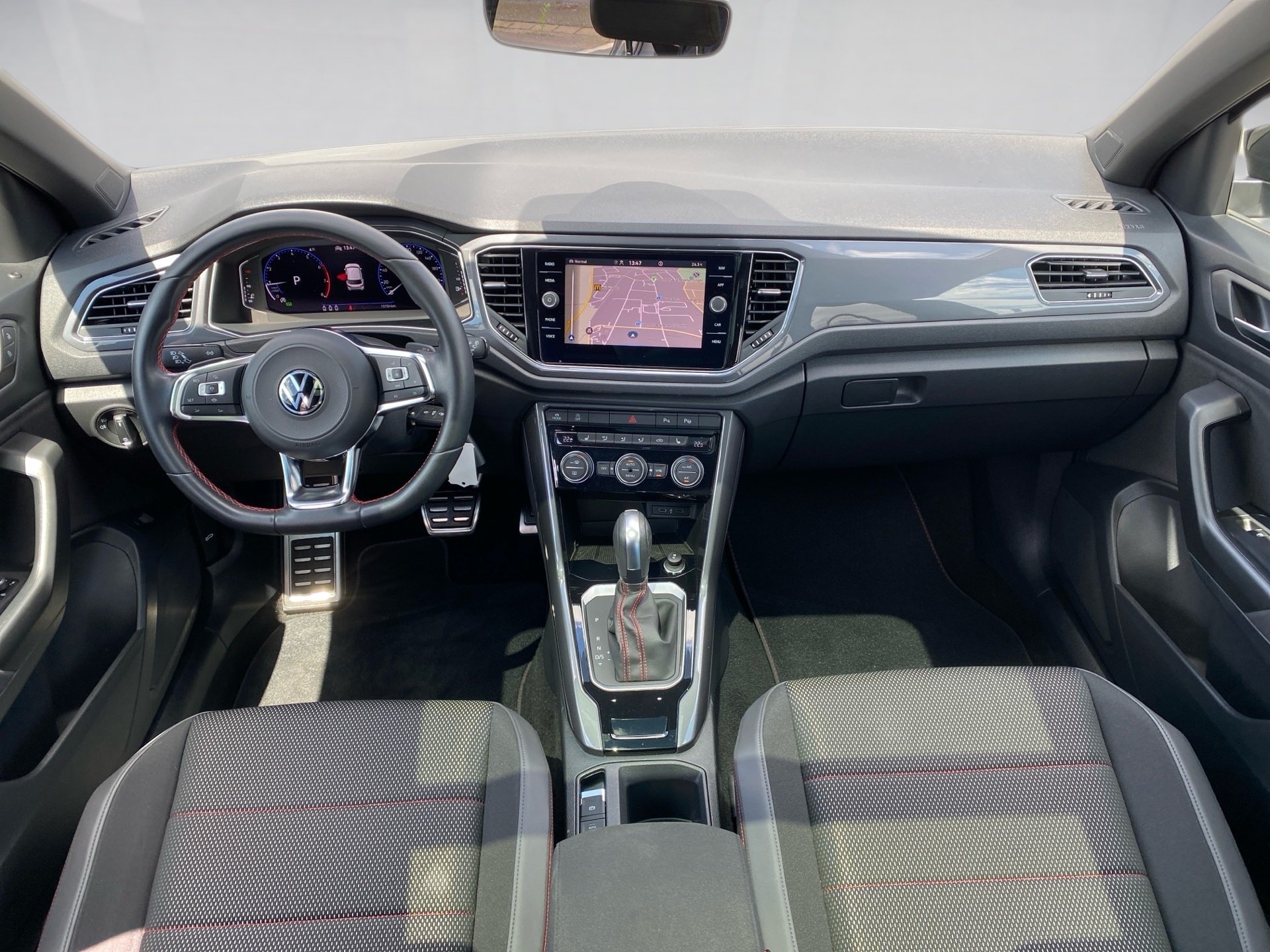 T-Roc 1.5 TSI Sport DSG LED Navi ACC Pano ACC LM
