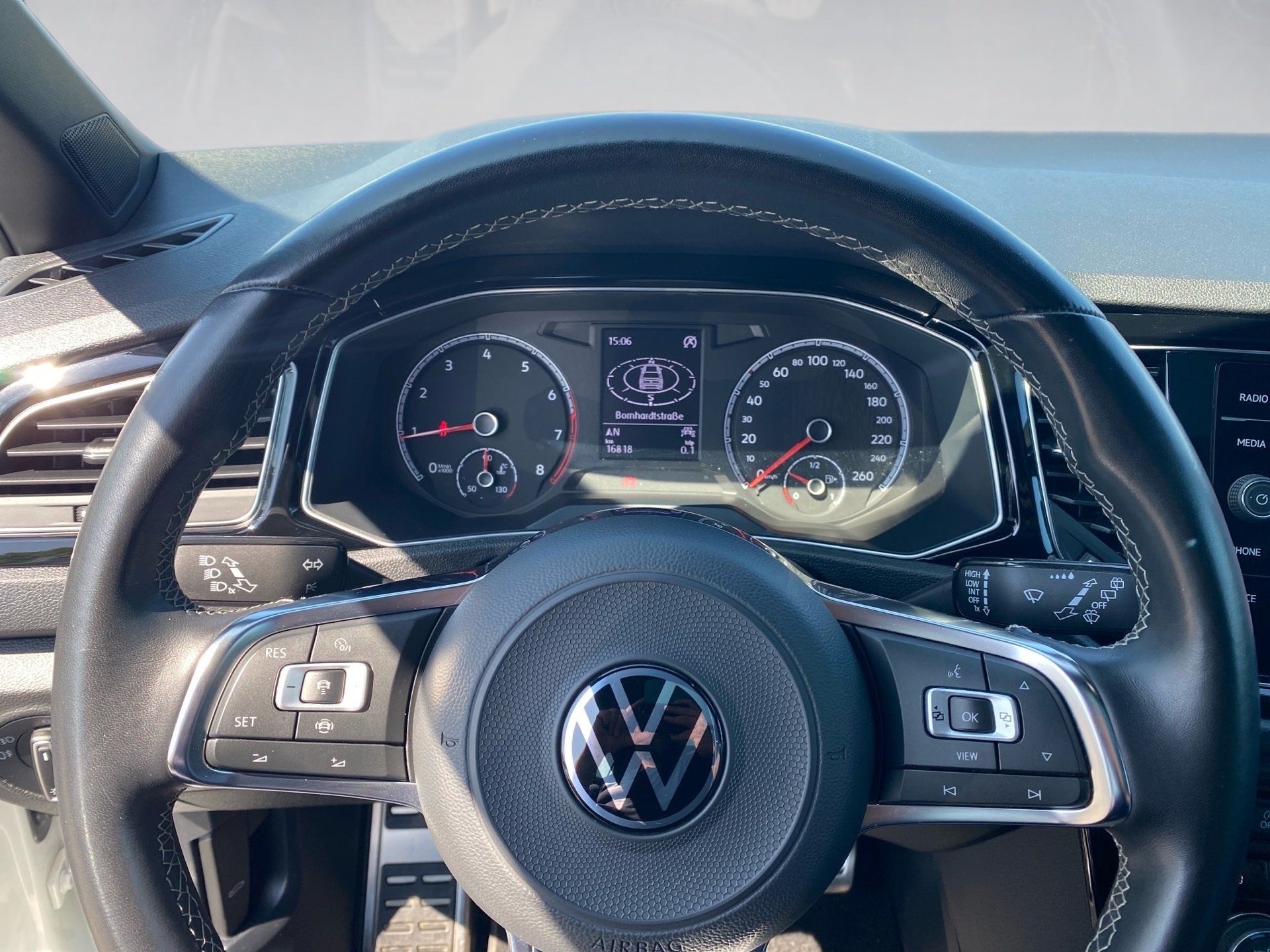T-Roc Sport 1.5 TSI Sport Black Style LED Navi ACC AHK Pano