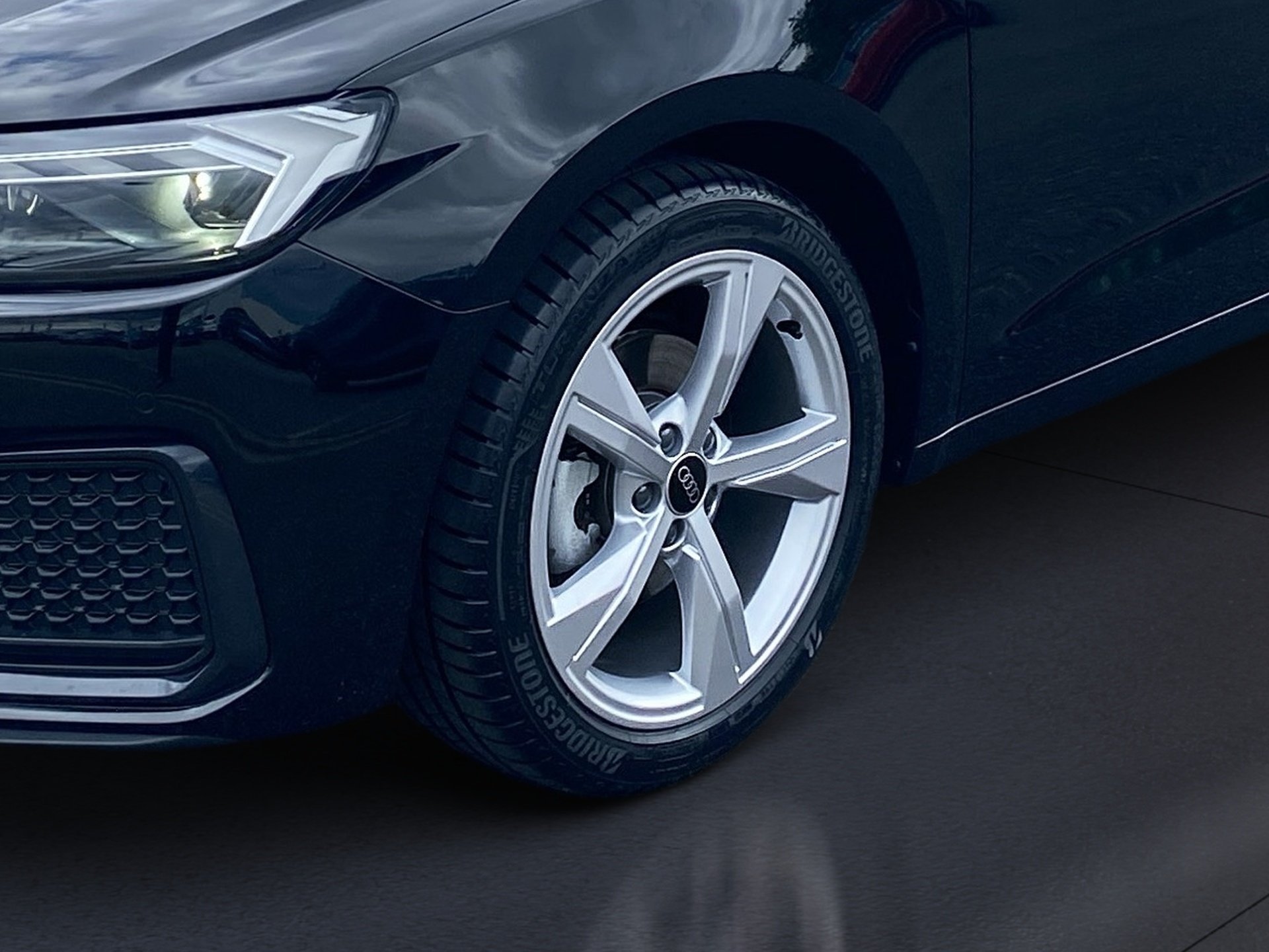 A1 Sportback 30 TFSI S line S-tronic Navi LED ACC Sitzhzg.